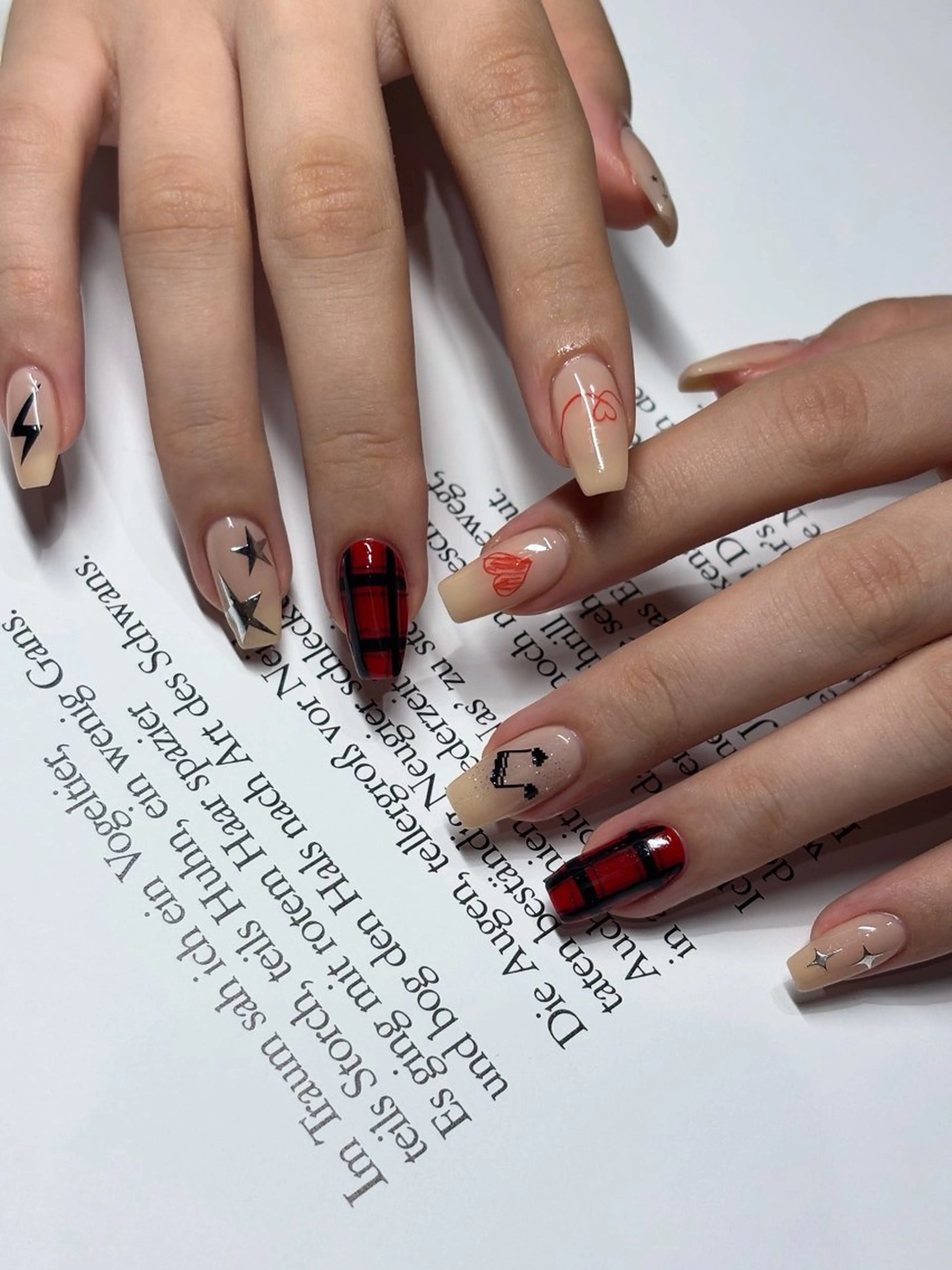 ネイル ハンドネイル K. Yukoのネイルデザイン