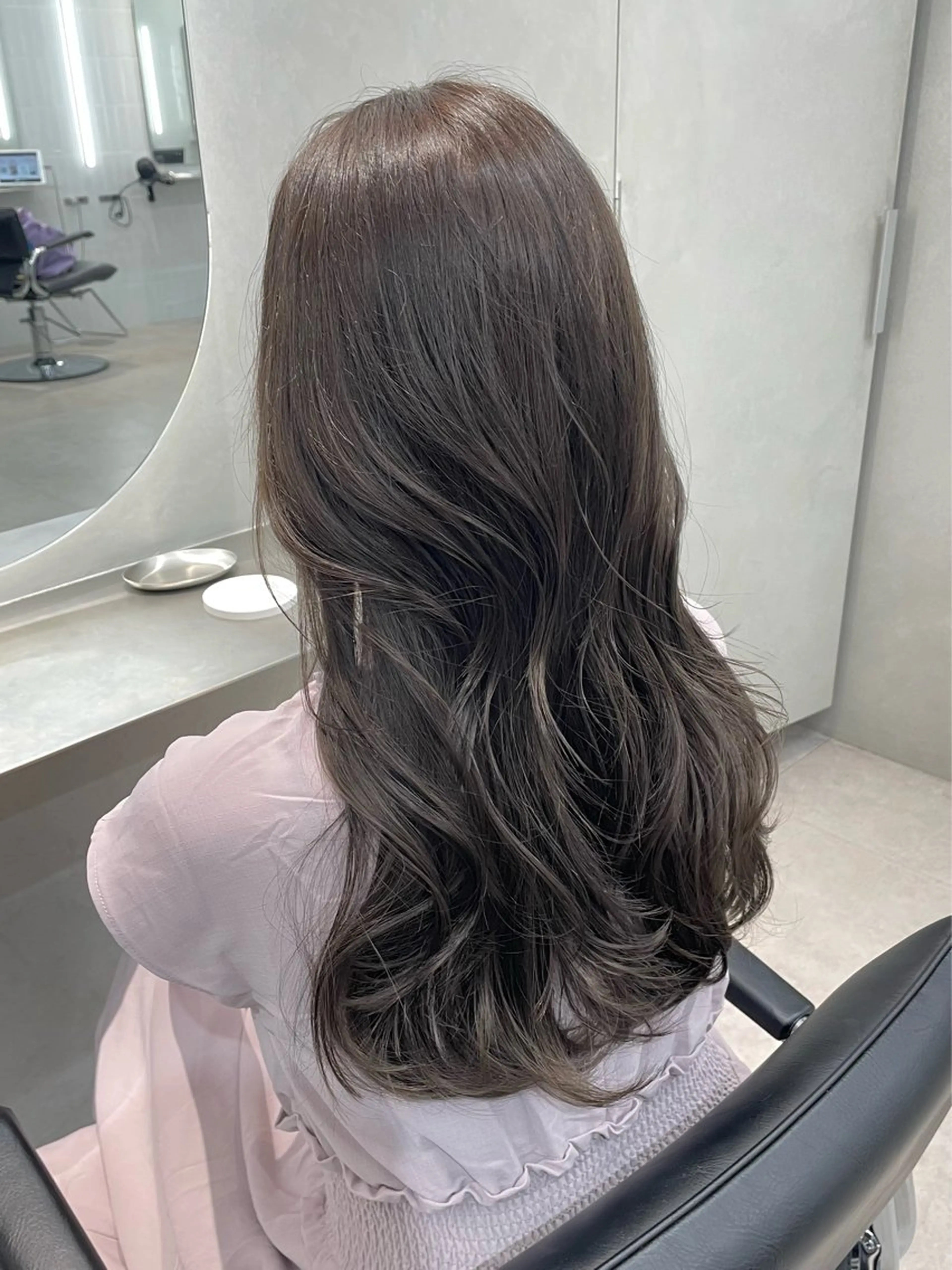 ロング カラー アッシュ アッシュブラウン ベージュカラー ブラウンカラー 透明感カラー ヘアカラー 表参道/透明感 グレージュ/ブラウンのヘアスタイル