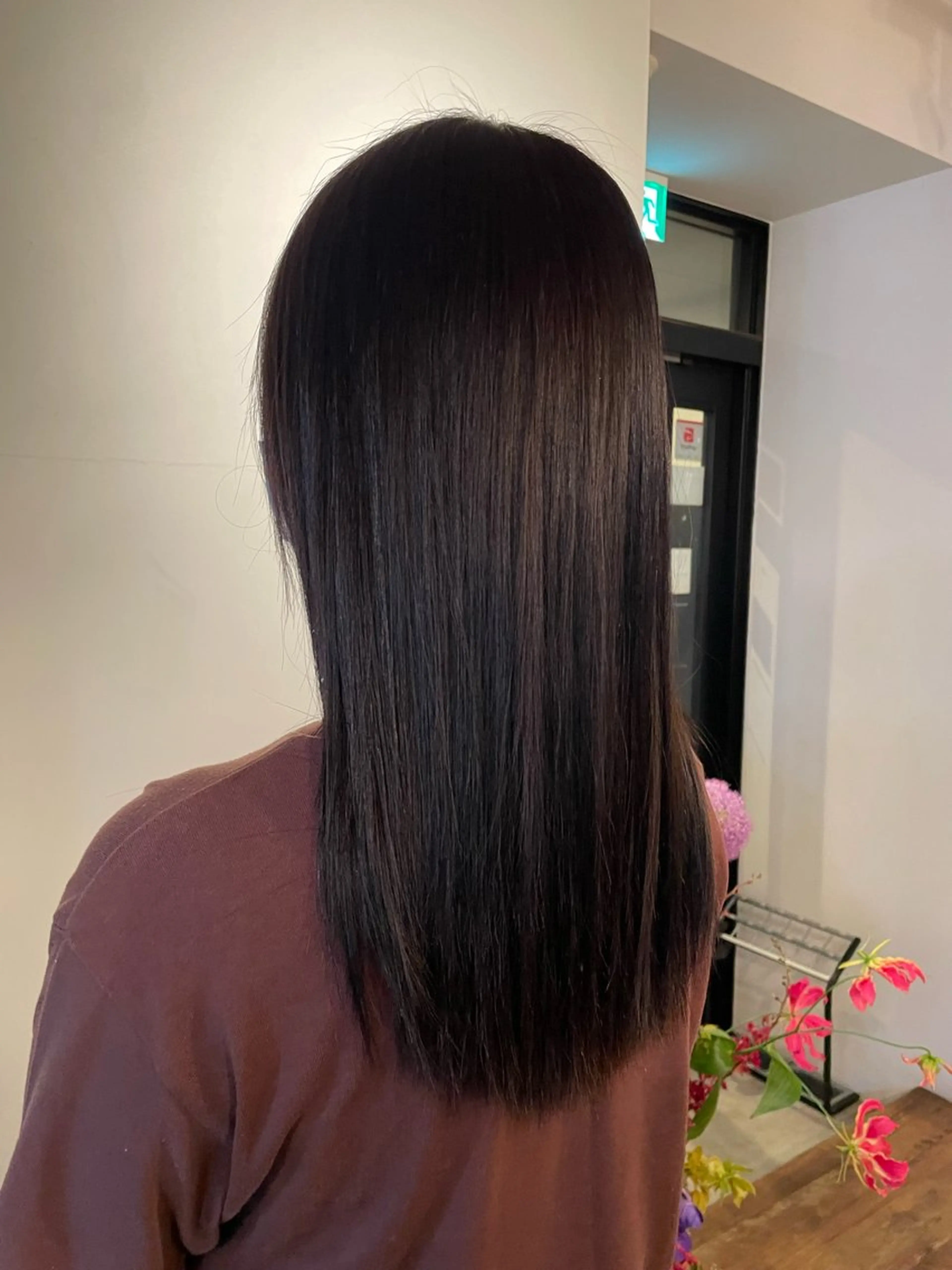 ロング 縮毛矯正 ウシロダ メグミのヘアスタイル