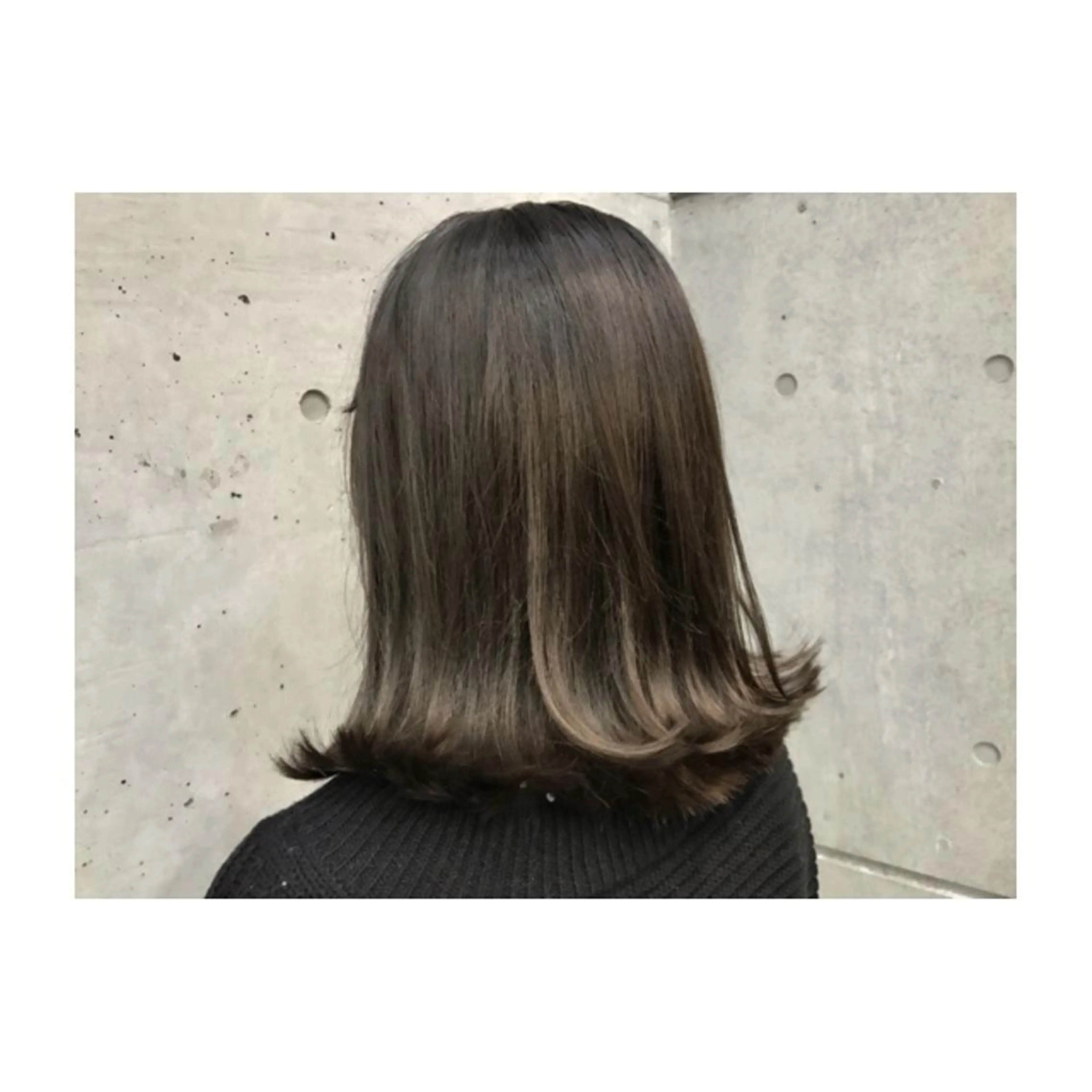 ミディアム カラー グレージュ ハイトーンカラー ボブ 外ハネヘア 大栗 佑也  髪質改善のヘアスタイル