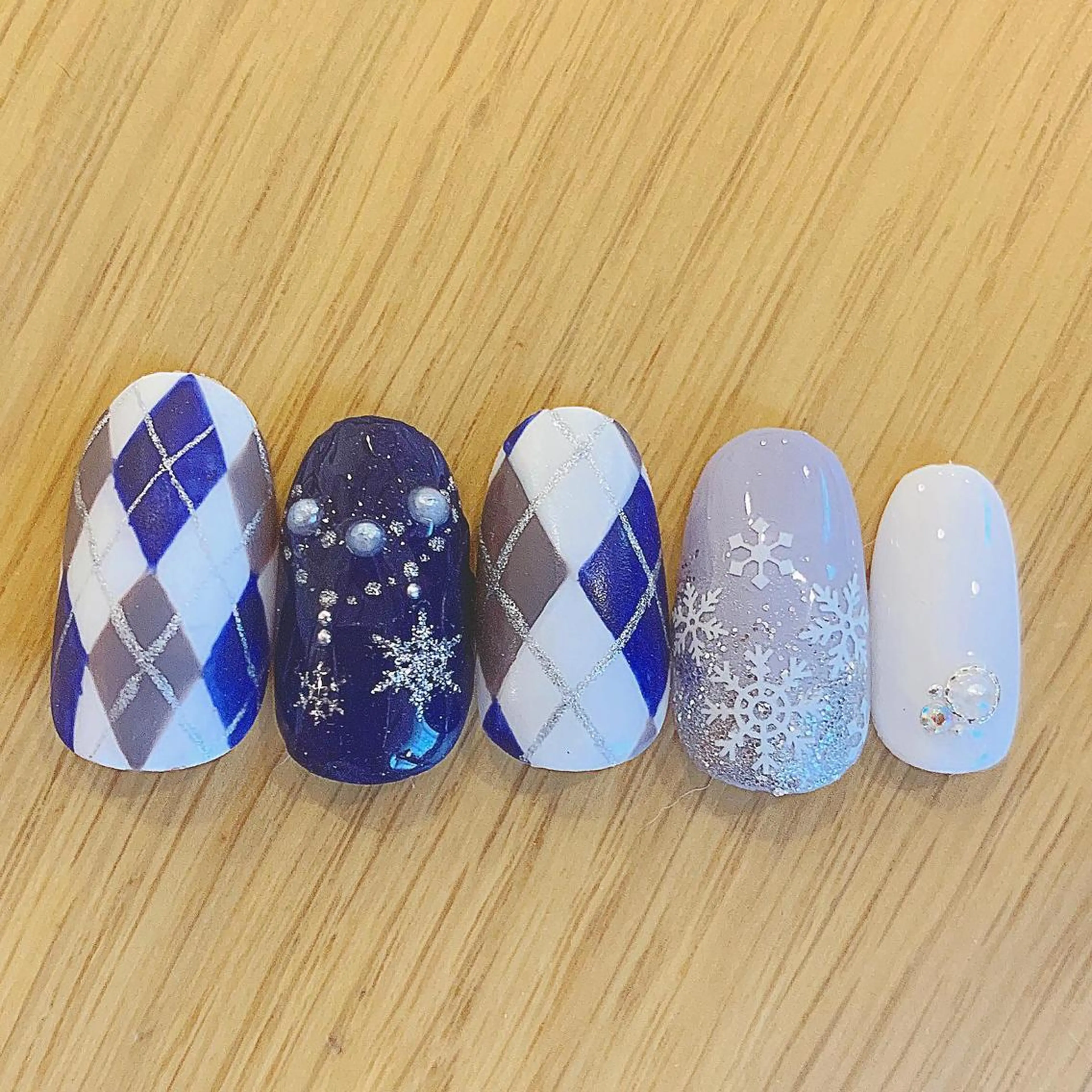 ネイル 名倉 なな子のネイルデザイン