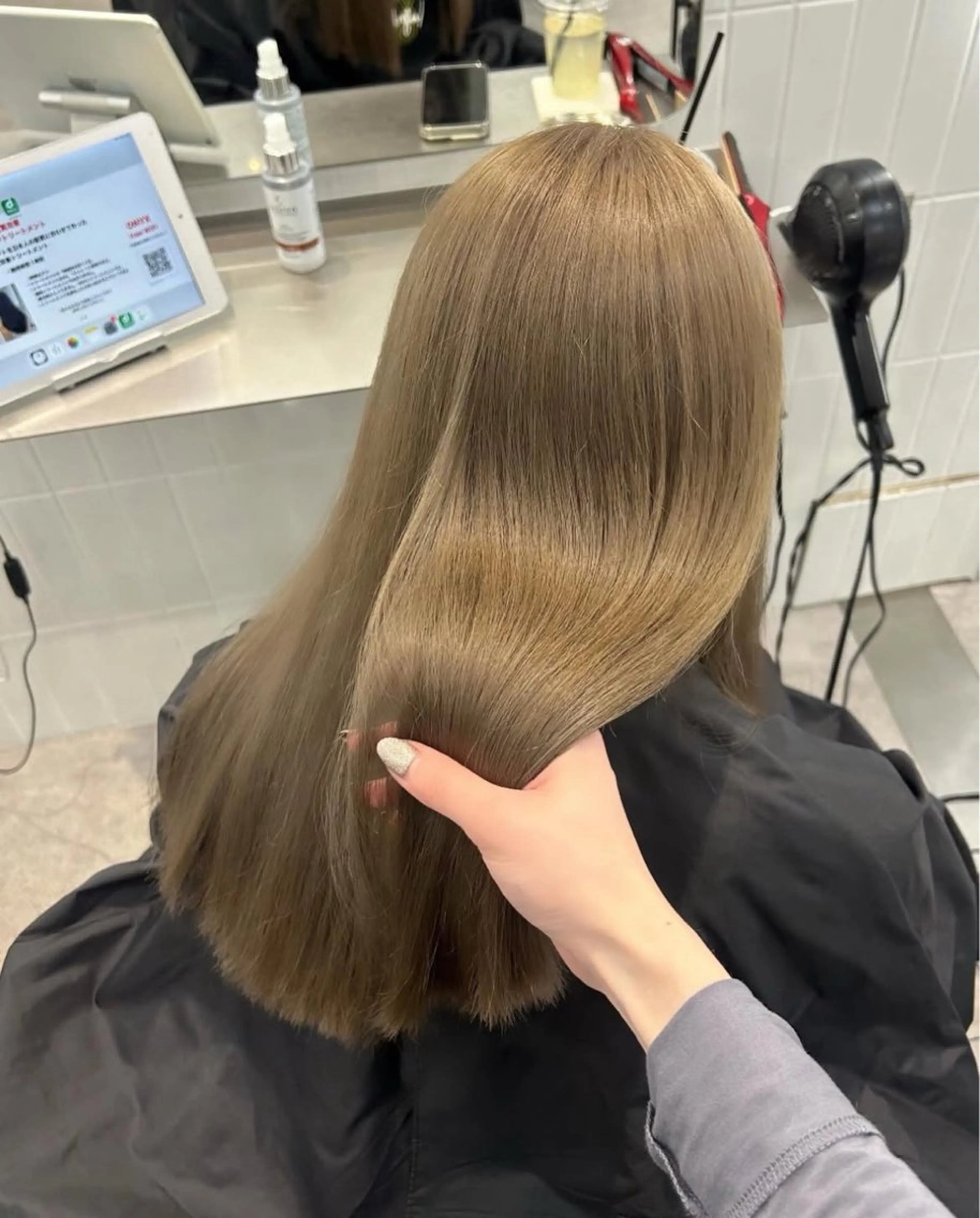 セミロング ヘアカラー sera🐆 うる艶カラー🎀のヘアスタイル