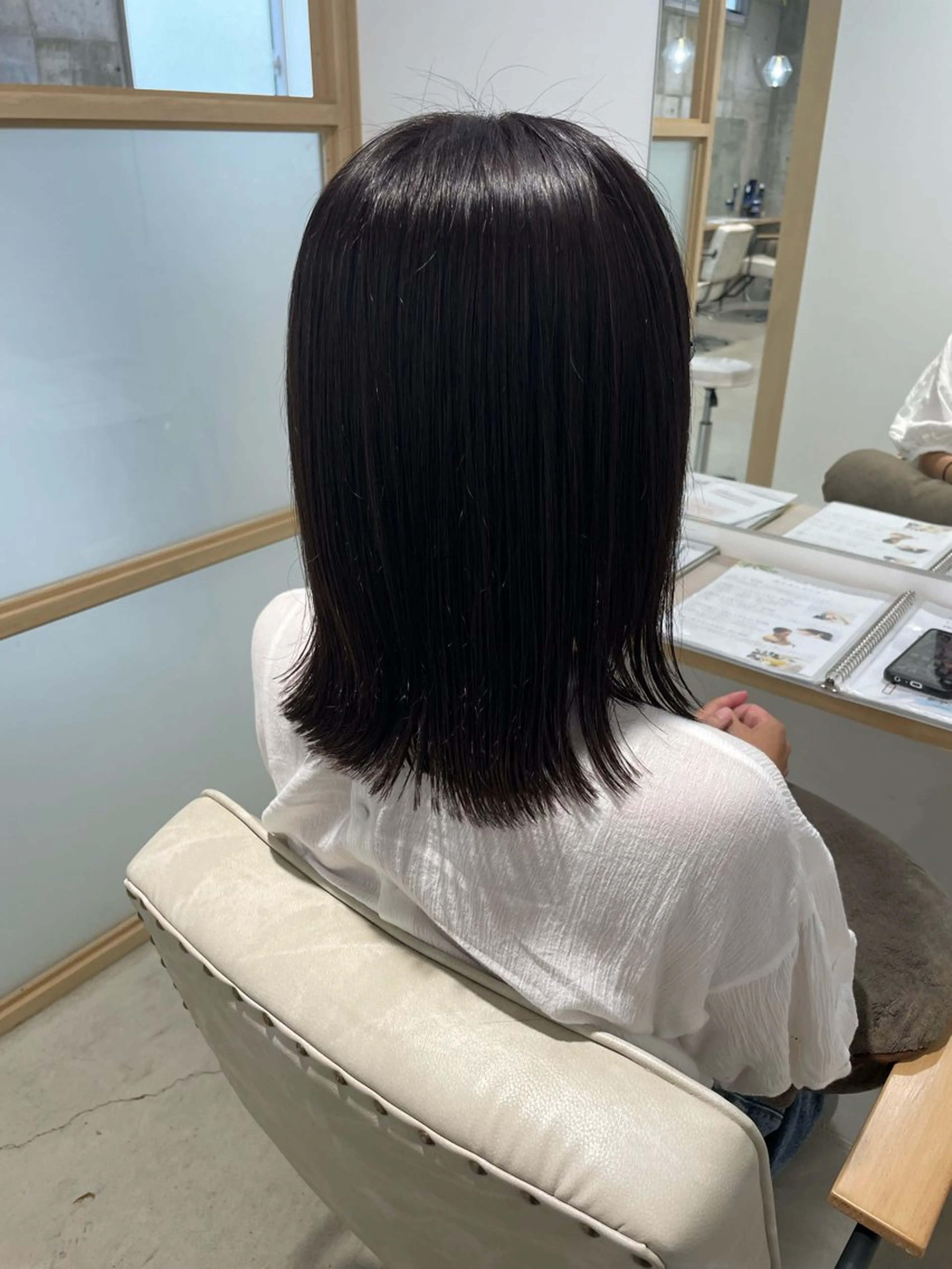 ミディアム nia所属・柔らかブラウン/栄/ tomitaのヘアスタイル