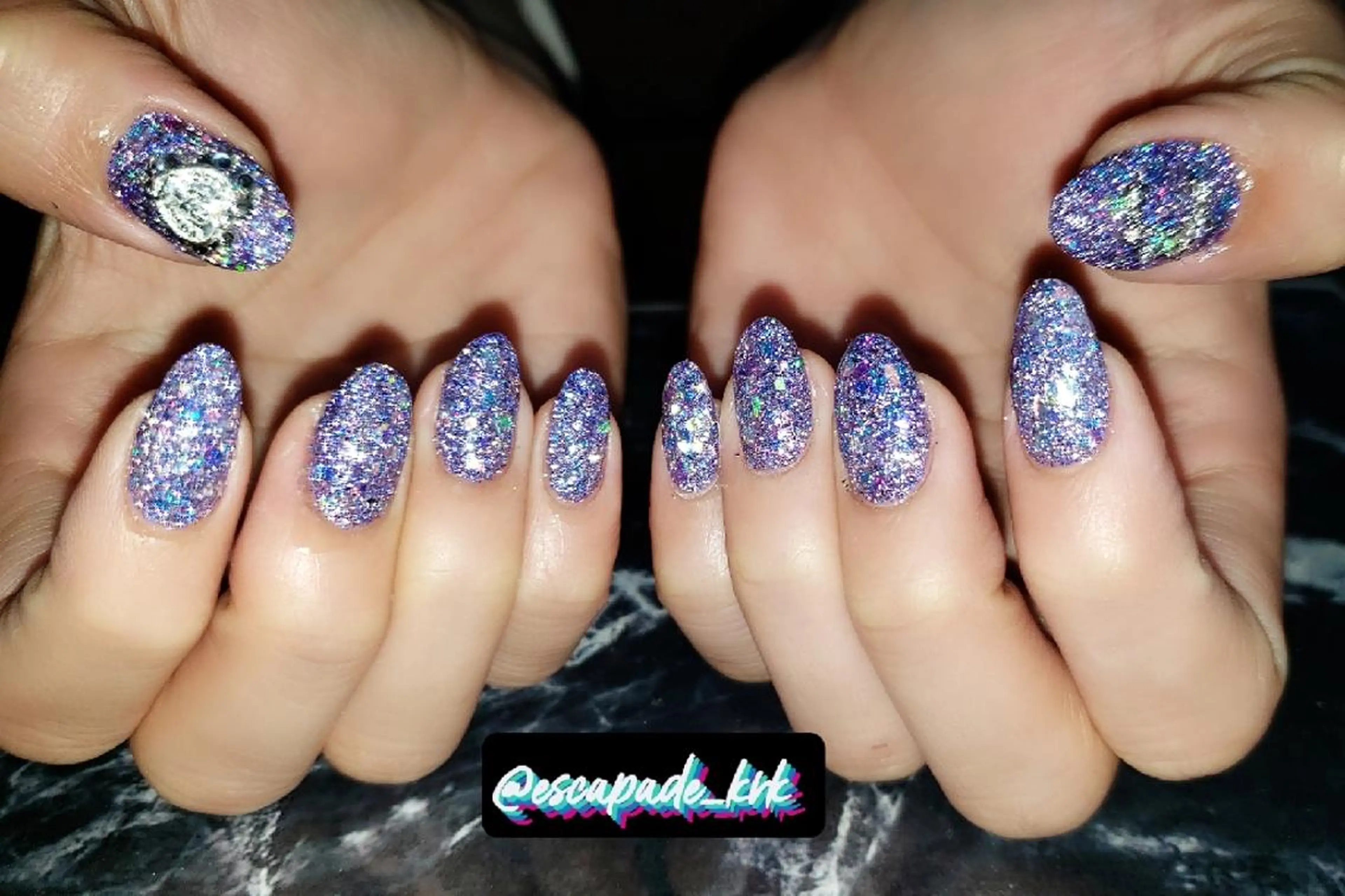 ミディアム ネイル フラッシュネイル ハンドネイル フットネイル クロキ 。のネイルデザイン