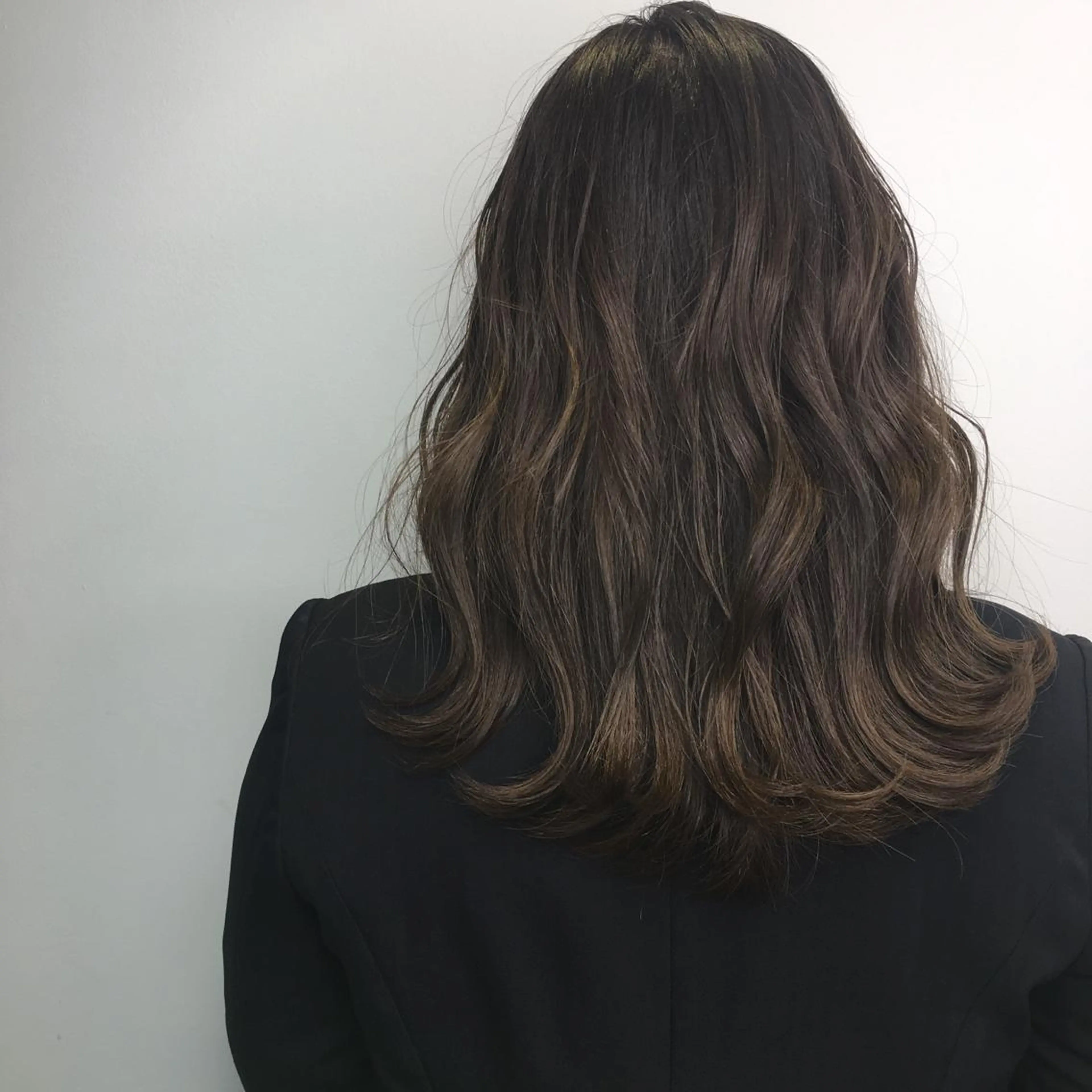 ミディアム Uni.(ユニ)所属・渡邊 唯のヘアスタイル