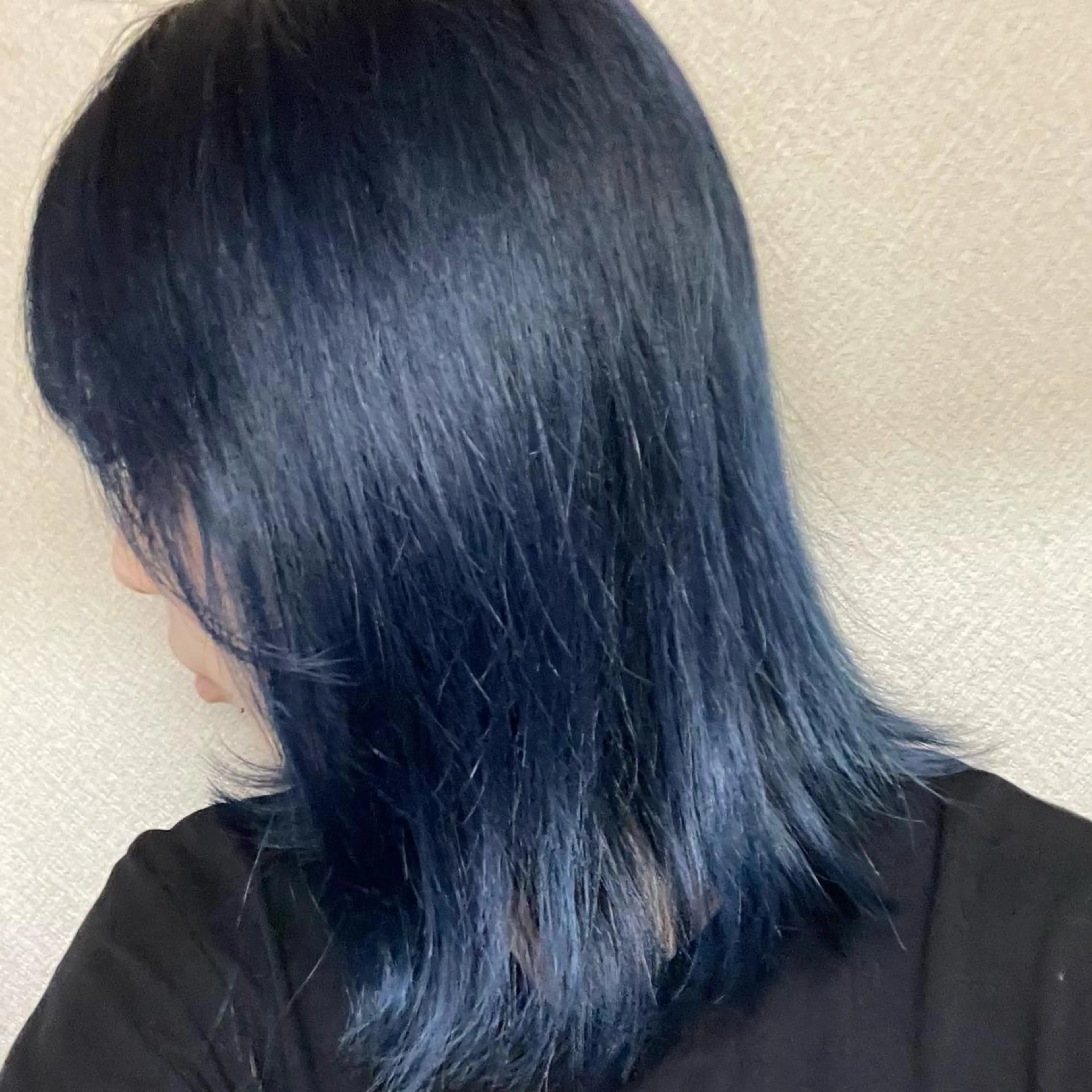 ミディアム カラー ブリーチ ブルーカラー ネイビーカラー 韓国/透明感カラー さなのヘアスタイル