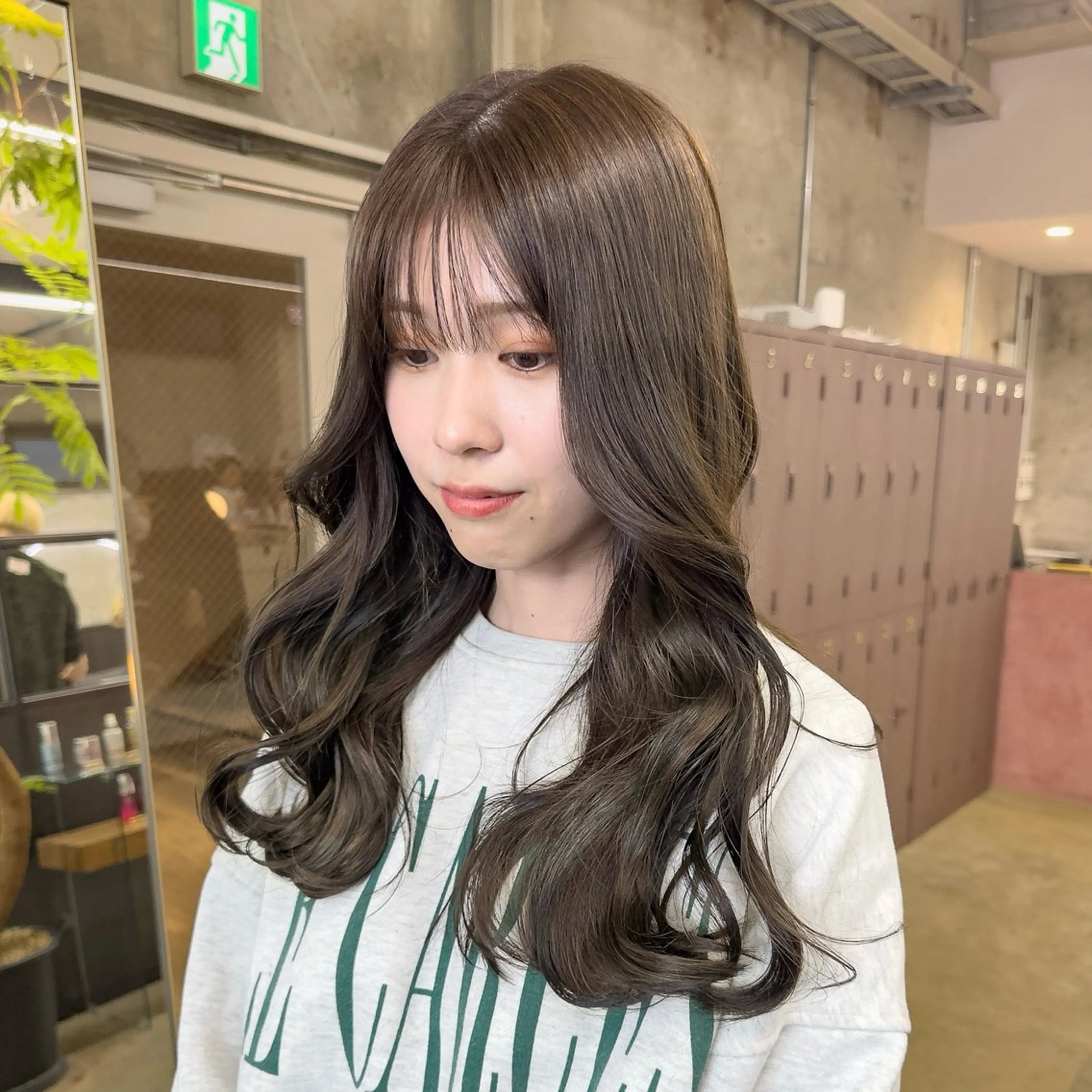 ロング カラー ブリーチ ダブルカラー ハイトーンカラー オリーブカラー ボブ カット ヘアカラー トリートメント 岡本康平/ボブ /ブリーチ/レイヤーのヘアスタイル