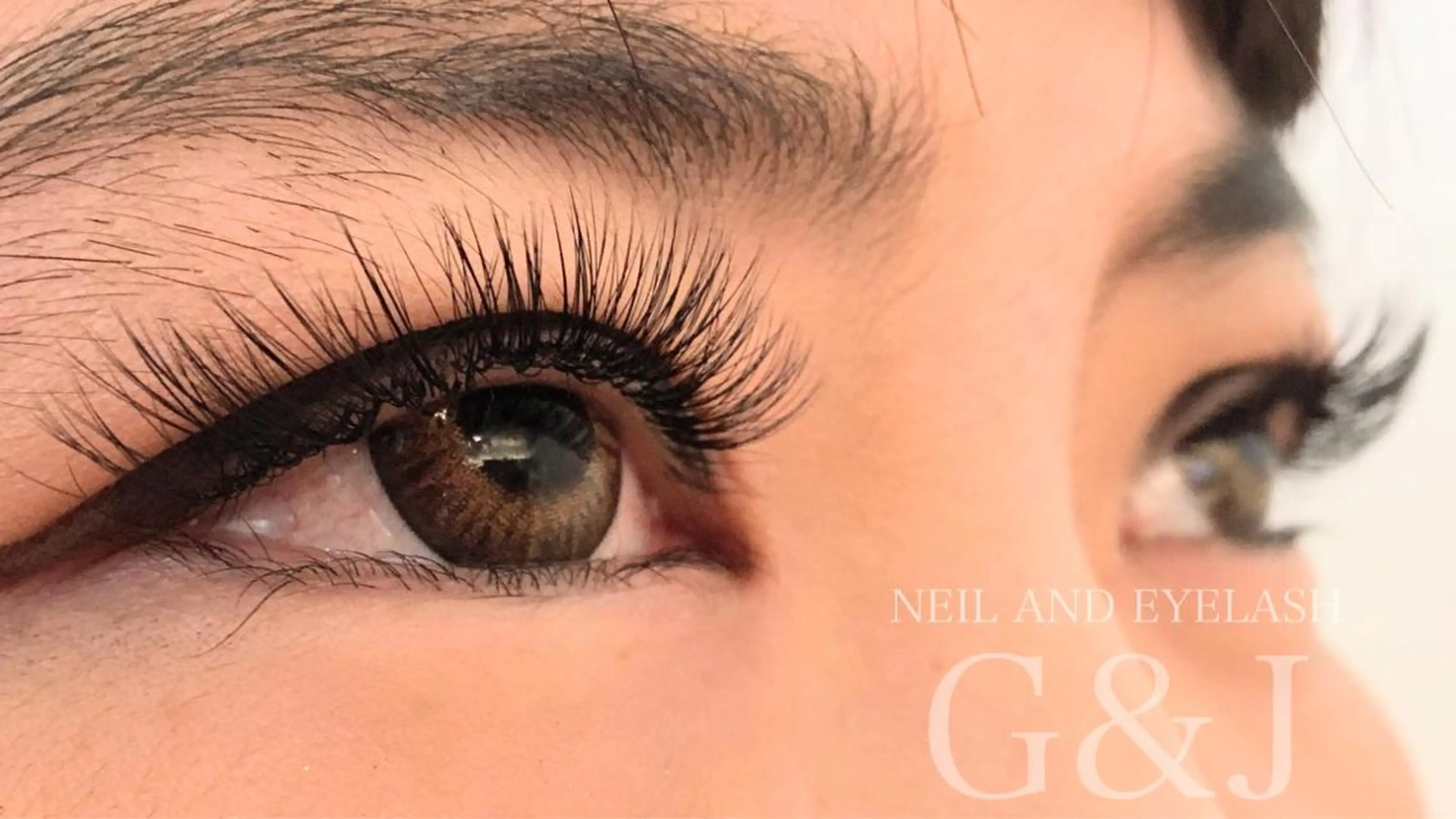 マツエク・マツパ Cカール 目尻長め ボリュームラッシュ Eyelash  Salon FAXIA大宮店所属・FAXIA Mihoの眉毛・アイブロウイメージ