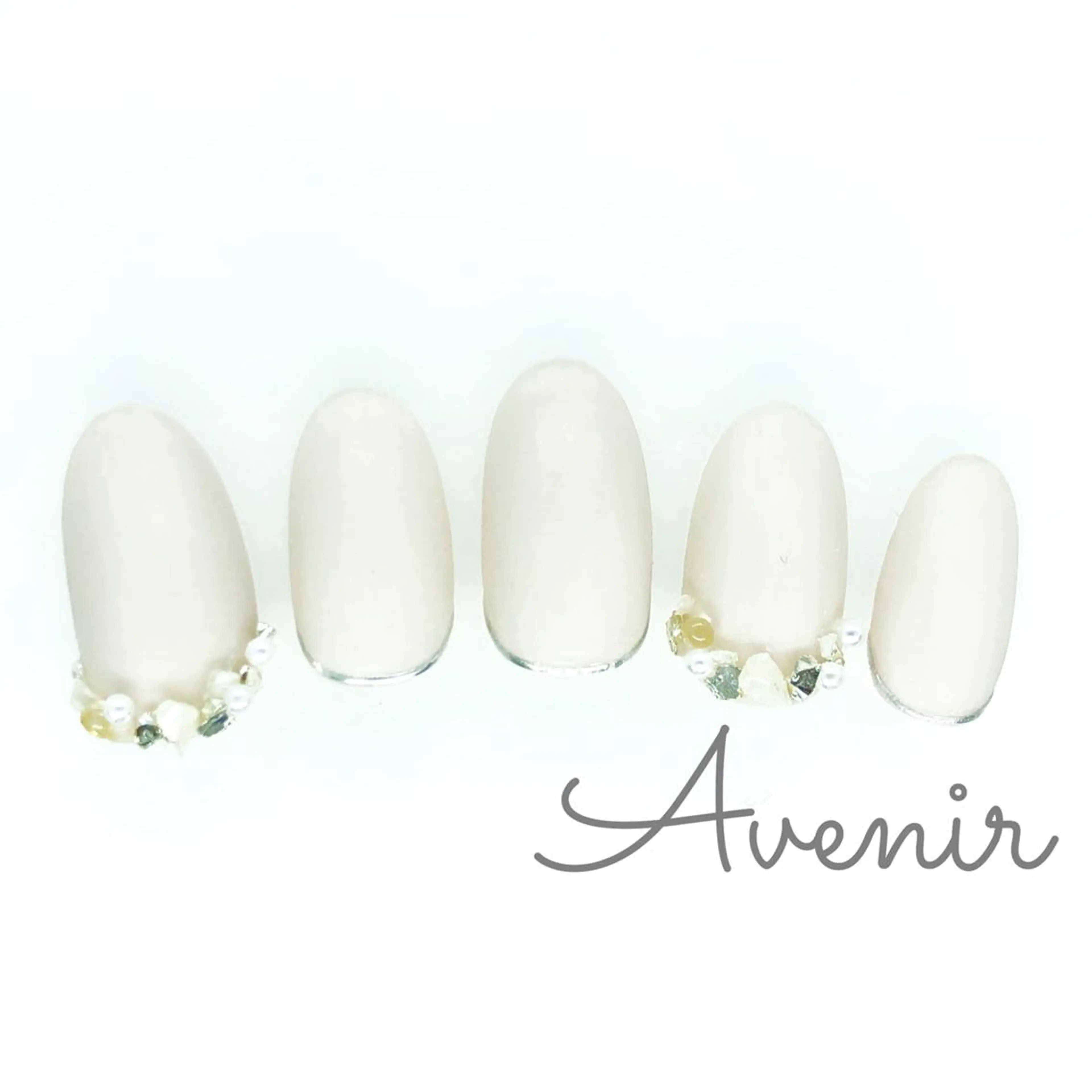 ネイル Avenir 表参道 nail＆eye予約のネイルデザイン