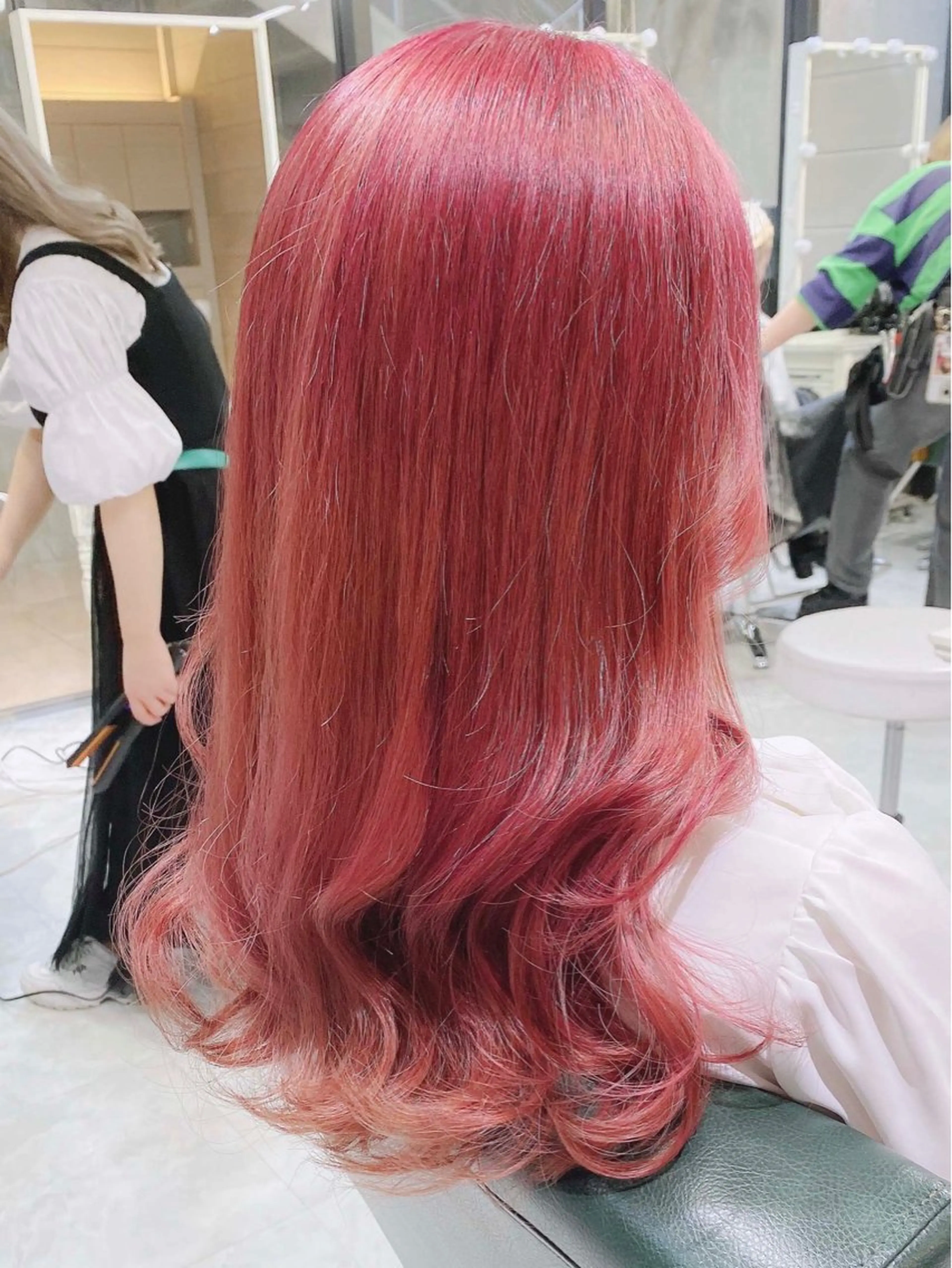 ロング カラー ヘアアレンジ ブリーチ ケアブリーチ 透明感カラー デザインカラー ハイトーンカラー 𝐑𝐈𝐍𝐊𝐀 🐣🩷のヘアスタイル
