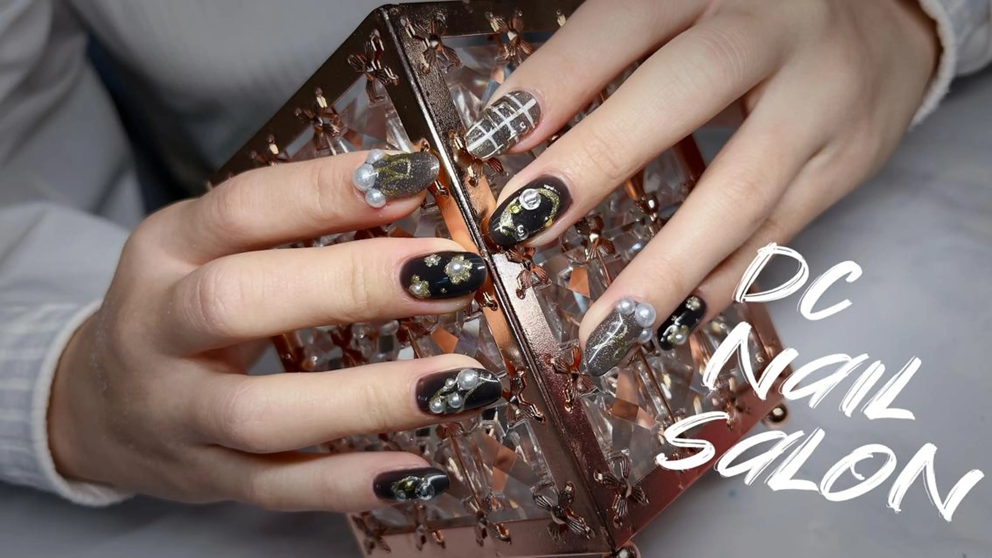 ネイル アートネイル ジェルネイル ニュアンスネイル バレンタイン 冬ネイル DC nail salonのネイルデザイン