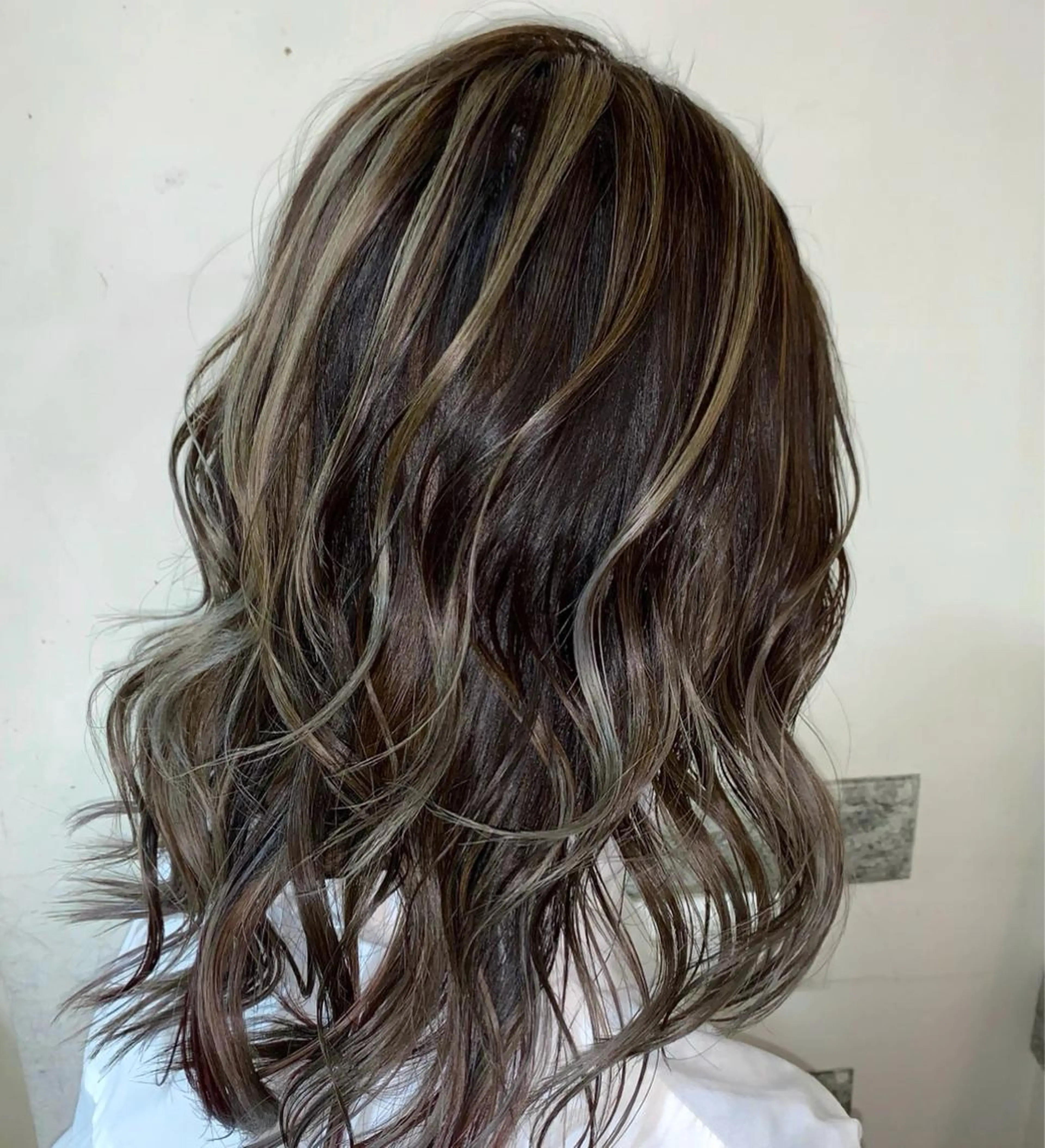 セミロング ハイライト レイヤーカット mimiiy梅田 中崎町ハイトーンのヘアスタイル