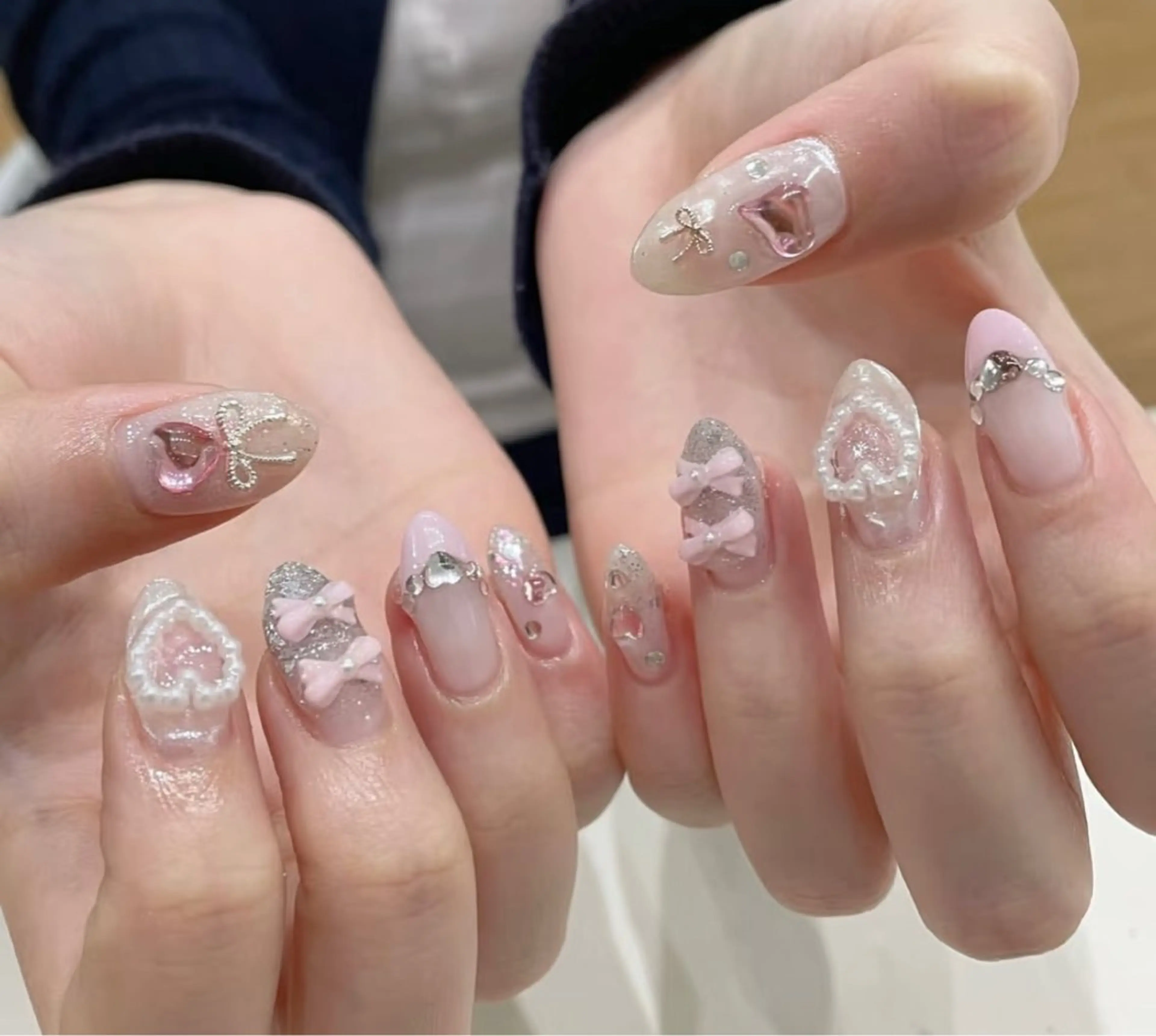 ネイル チークネイル 長さ出し フラワーネイル フレンチネイル ガーリー ハンドネイル ハンドケア Sun Nail 池袋のネイルデザイン