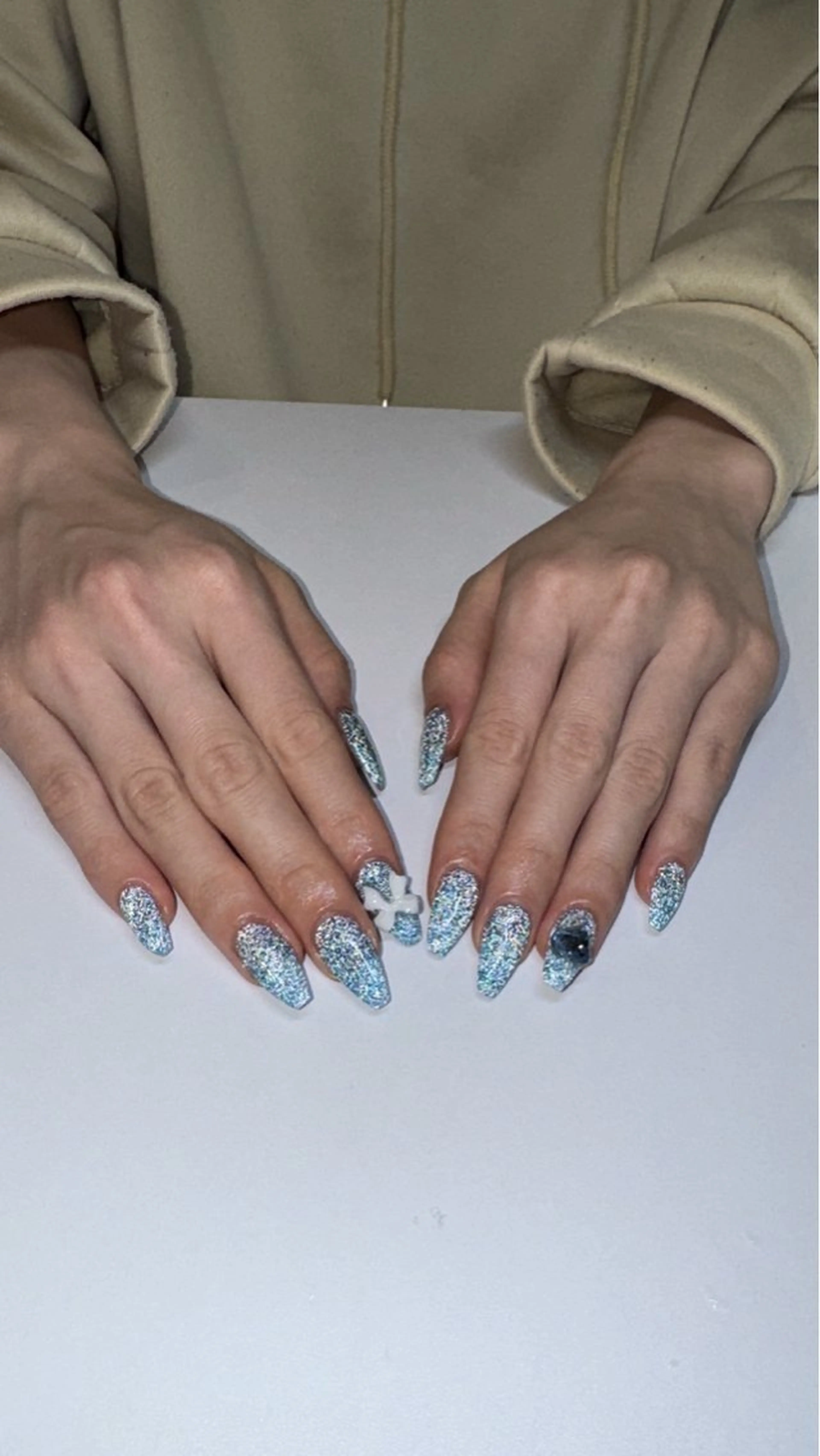 ネイル ハンドネイル 濱岡 咲のネイルデザイン