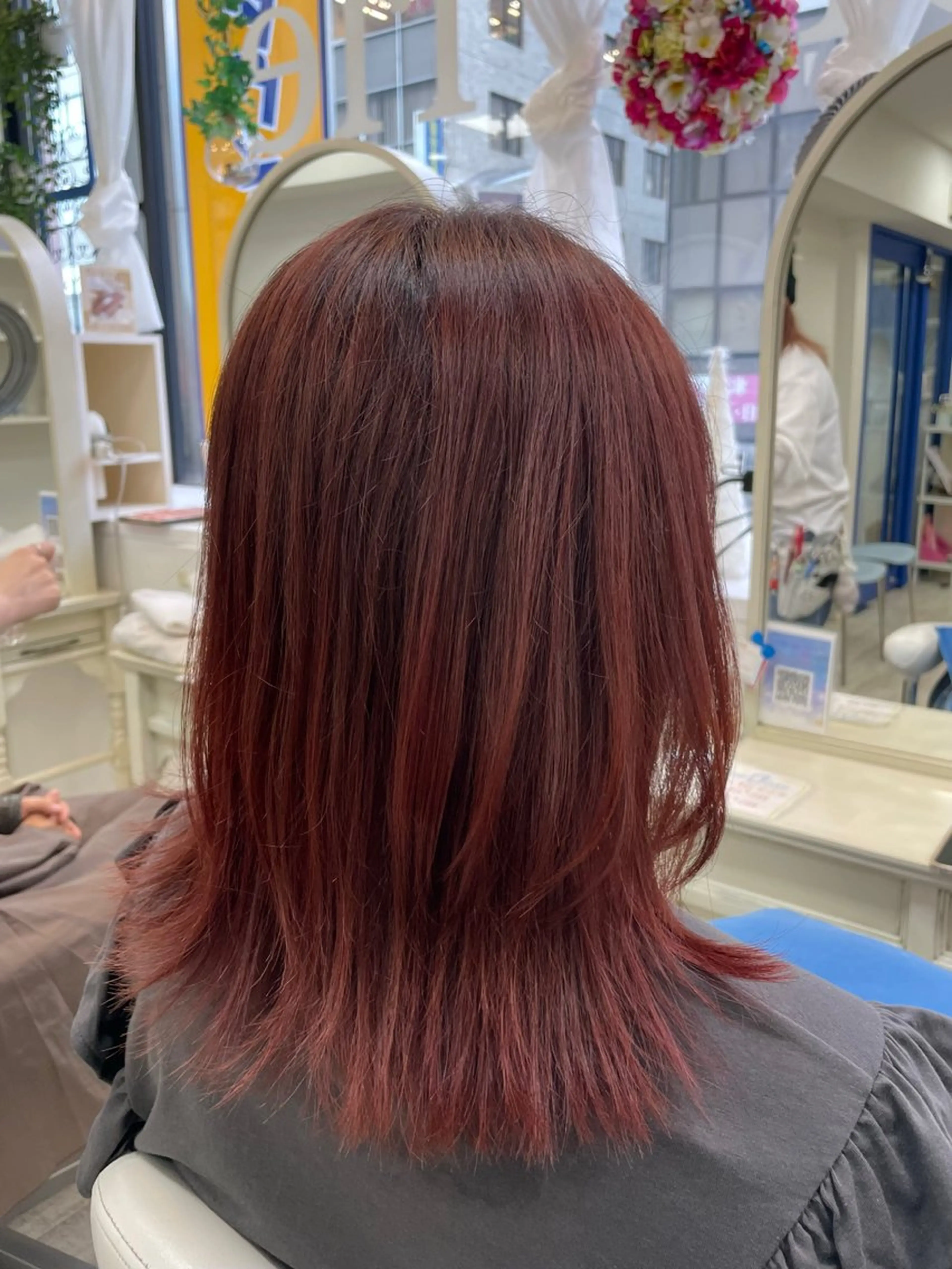 セミロング カット ヘアカラー 新籾 尚哉のヘアスタイル