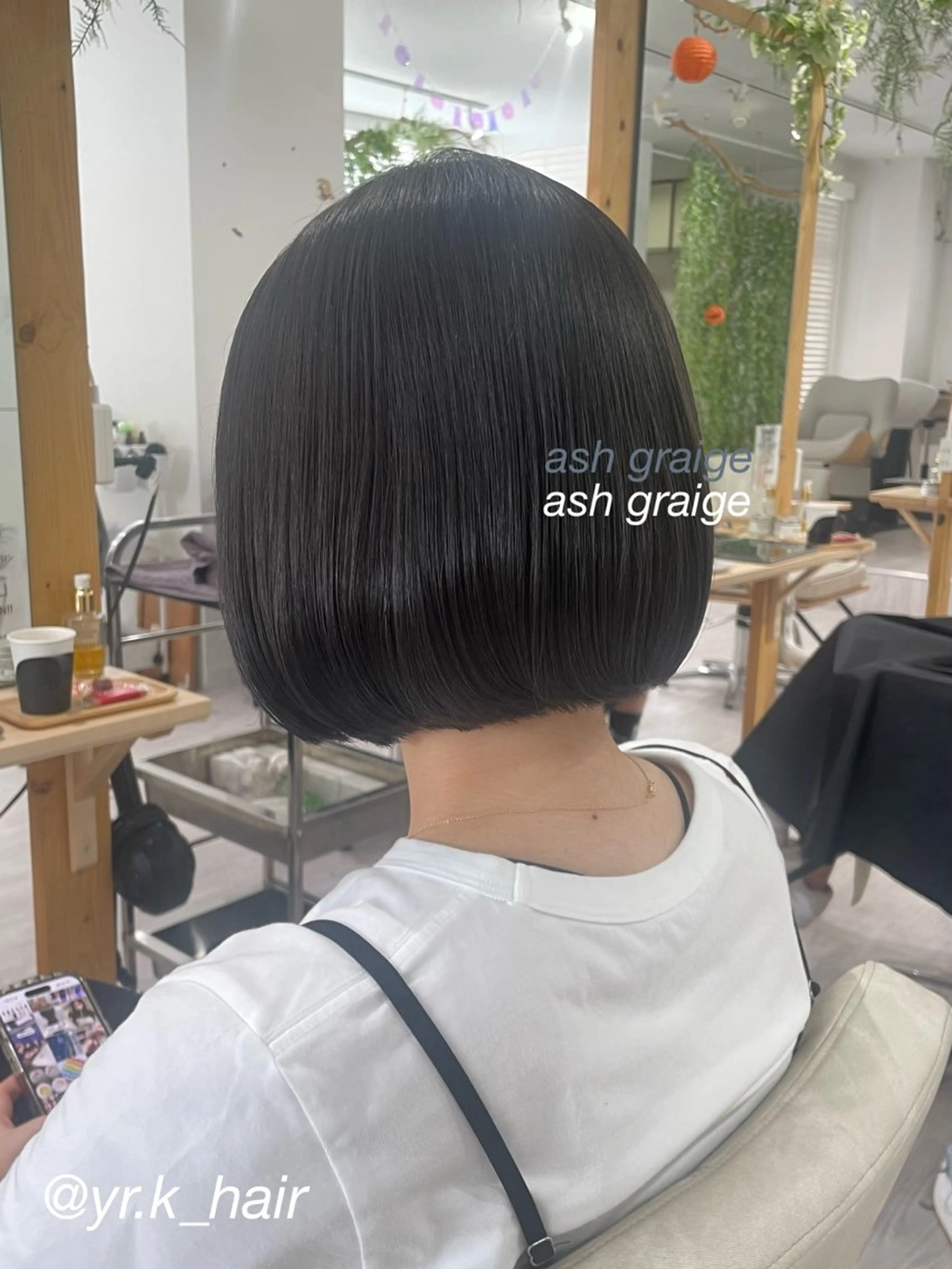 ショート カラー アッシュ アッシュグレー アッシュグレージュ ブリーチ 透明感カラー ヘアカラー トリートメント 赤味消し.髪質改善 🌿𝘠𝘜𝘙𝘐のヘアスタイル