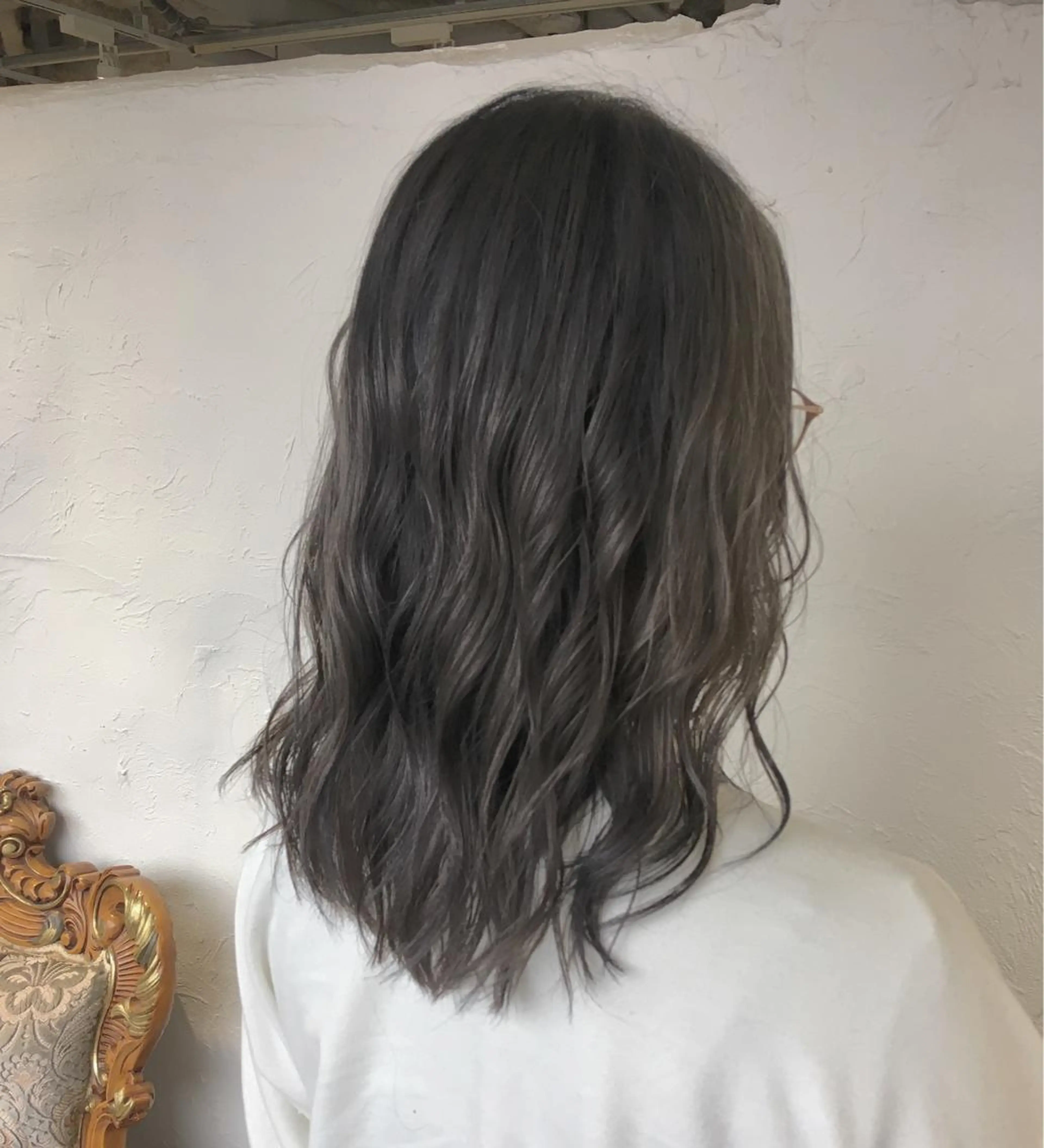セミロング カラー ヘアアレンジ グレージュ エグチ アキラのヘアスタイル
