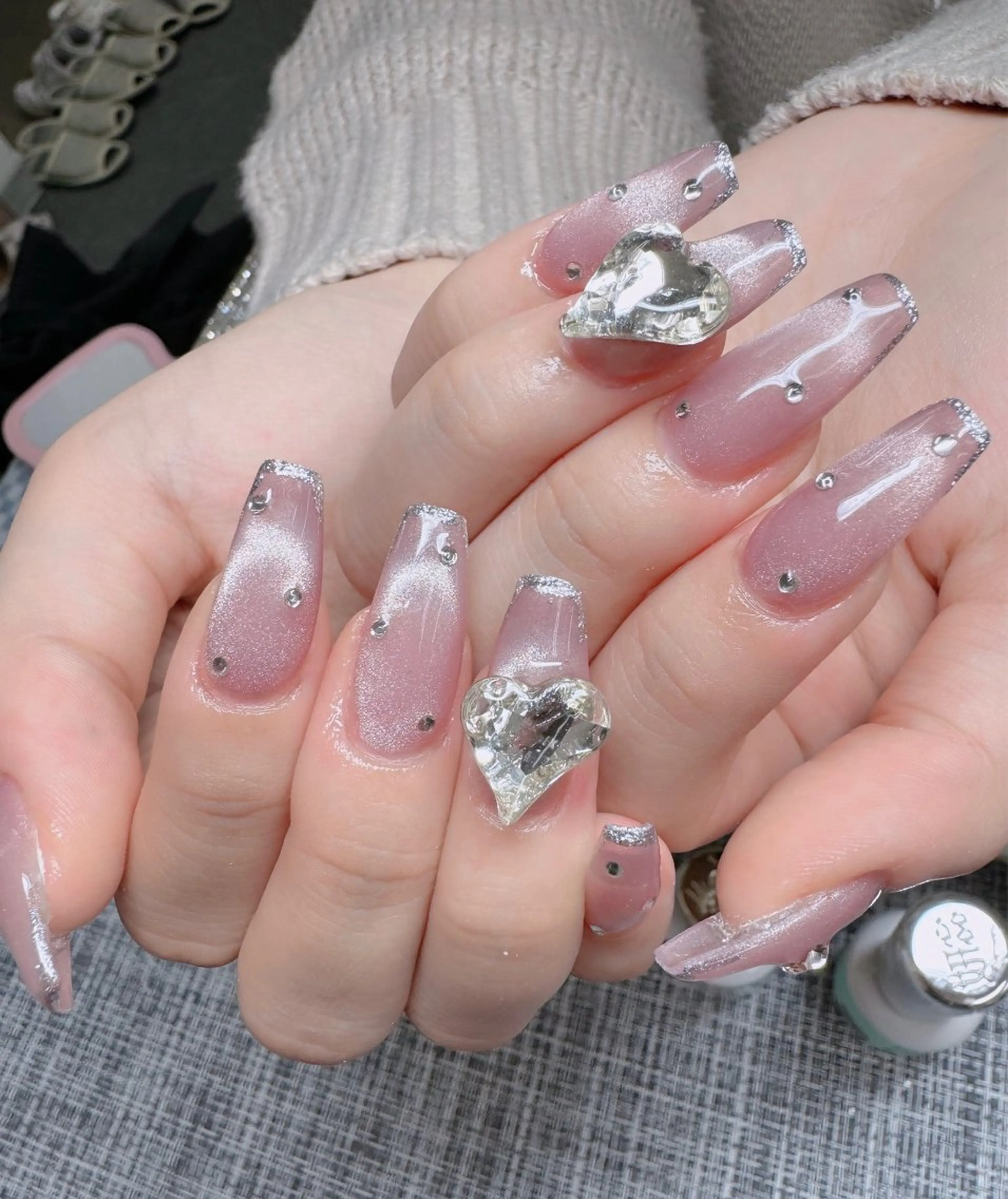 ネイル オーロラネイル フレンチネイル ジェルネイル ハロウィン キラキラネイル H.baby Nail Salonのネイルデザイン