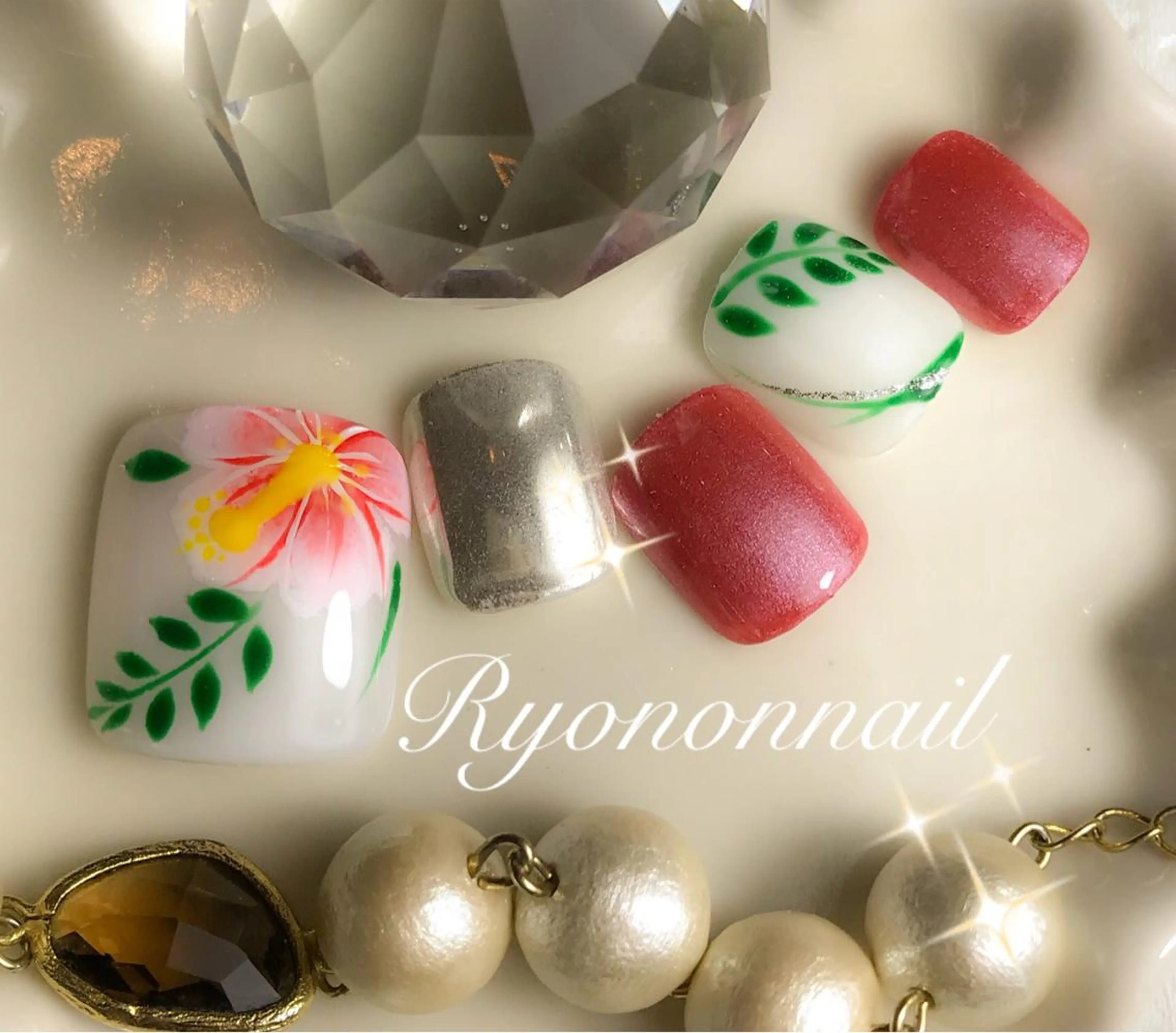 ネイル Ryononnail(リョノンネイル)所属・Ryononnail 上谷典子のネイルデザイン