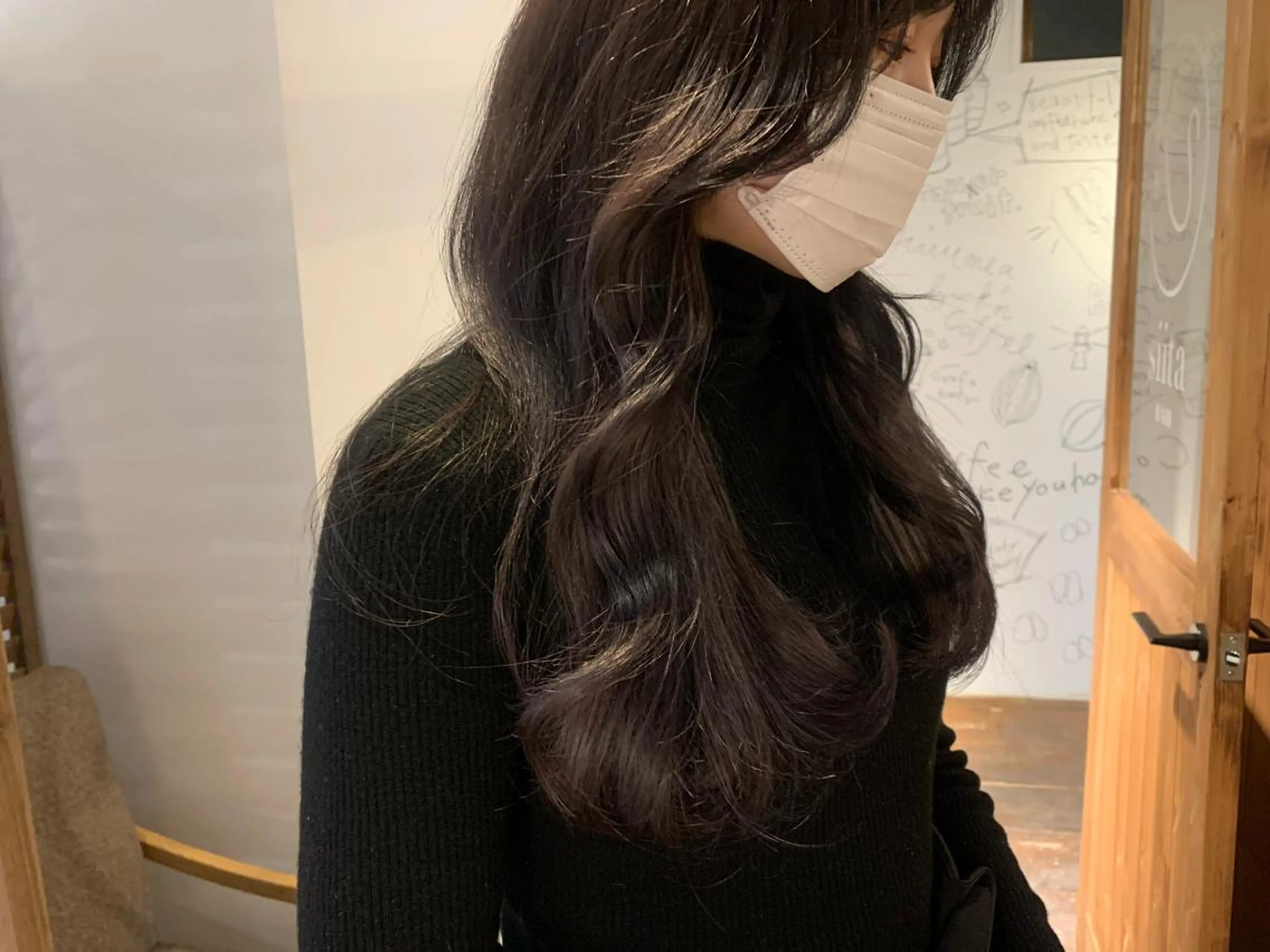 ロング カラー ブリーチ 韓国風ヘア サイドバング カット ヘアカラー トリートメント 【Uneユヌ】菊地 春那のヘアスタイル