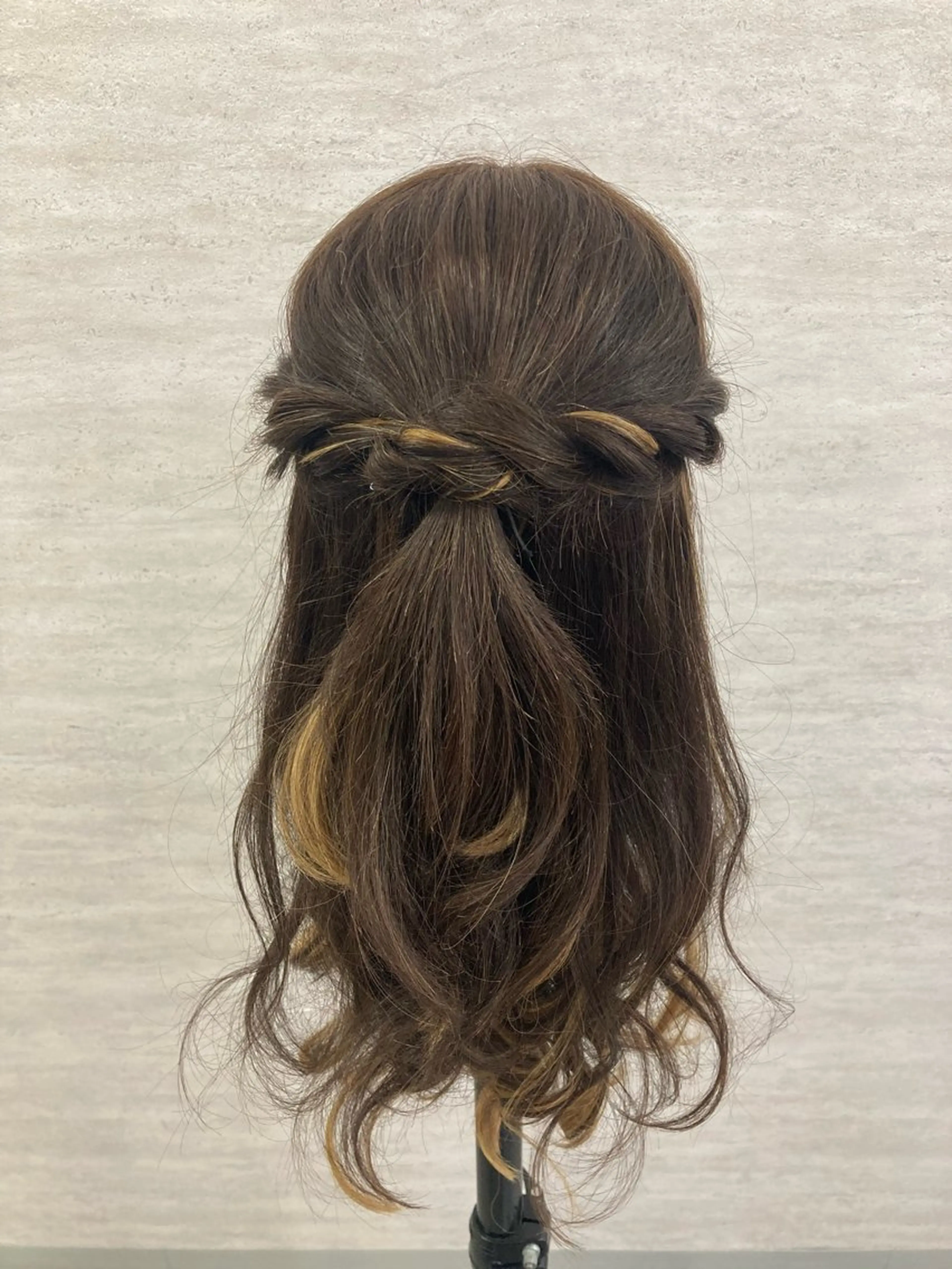 スタイル指定あり・ハーフアップ　ヘアセット無料モデルの写真