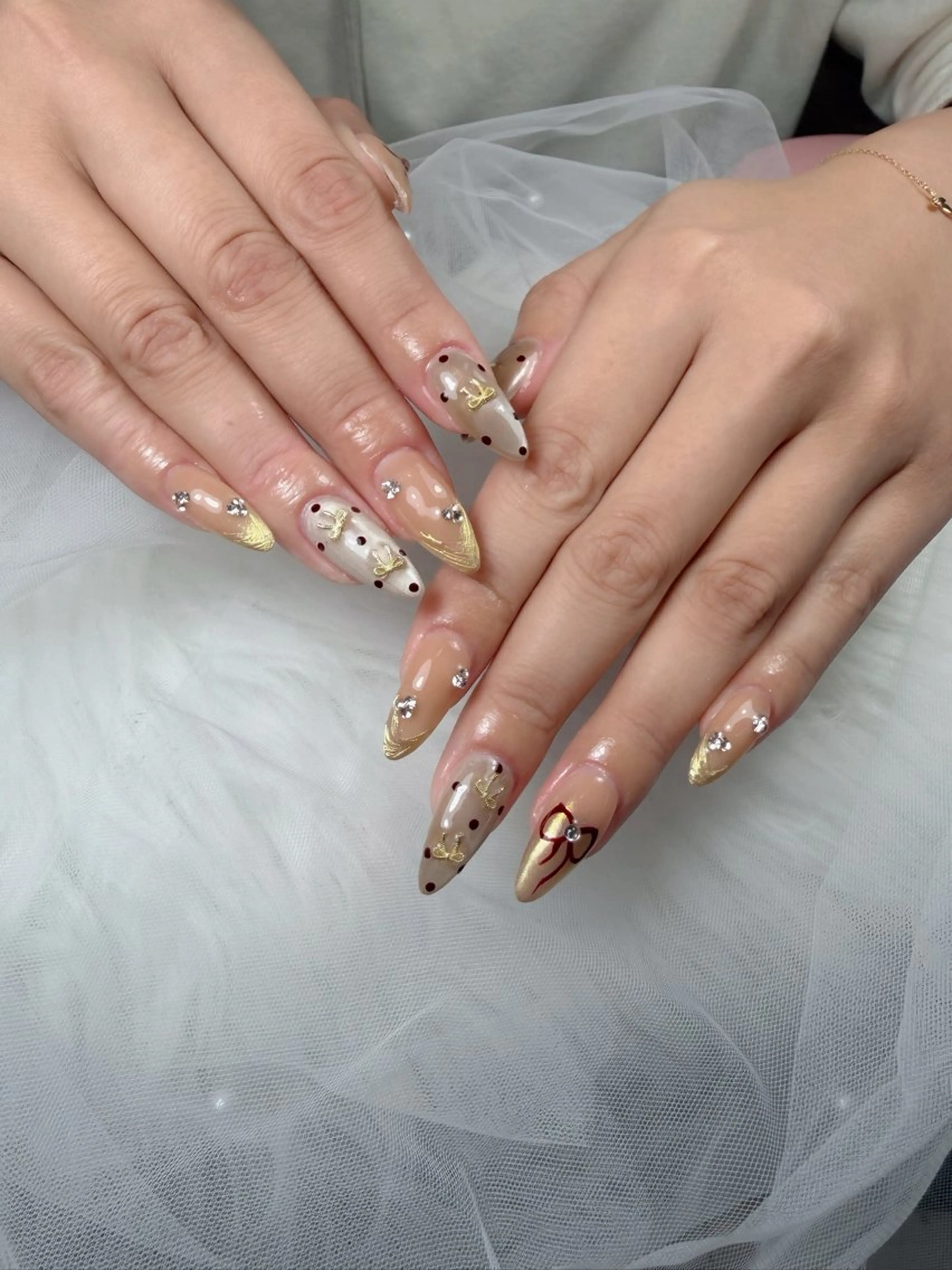 ネイル チークネイル フレンチネイル グラデーション キラキラネイル 韓国ネイル ハンドネイル HIKARI HANA NAIL所属・HIKARIHANA NAILのネイルデザイン