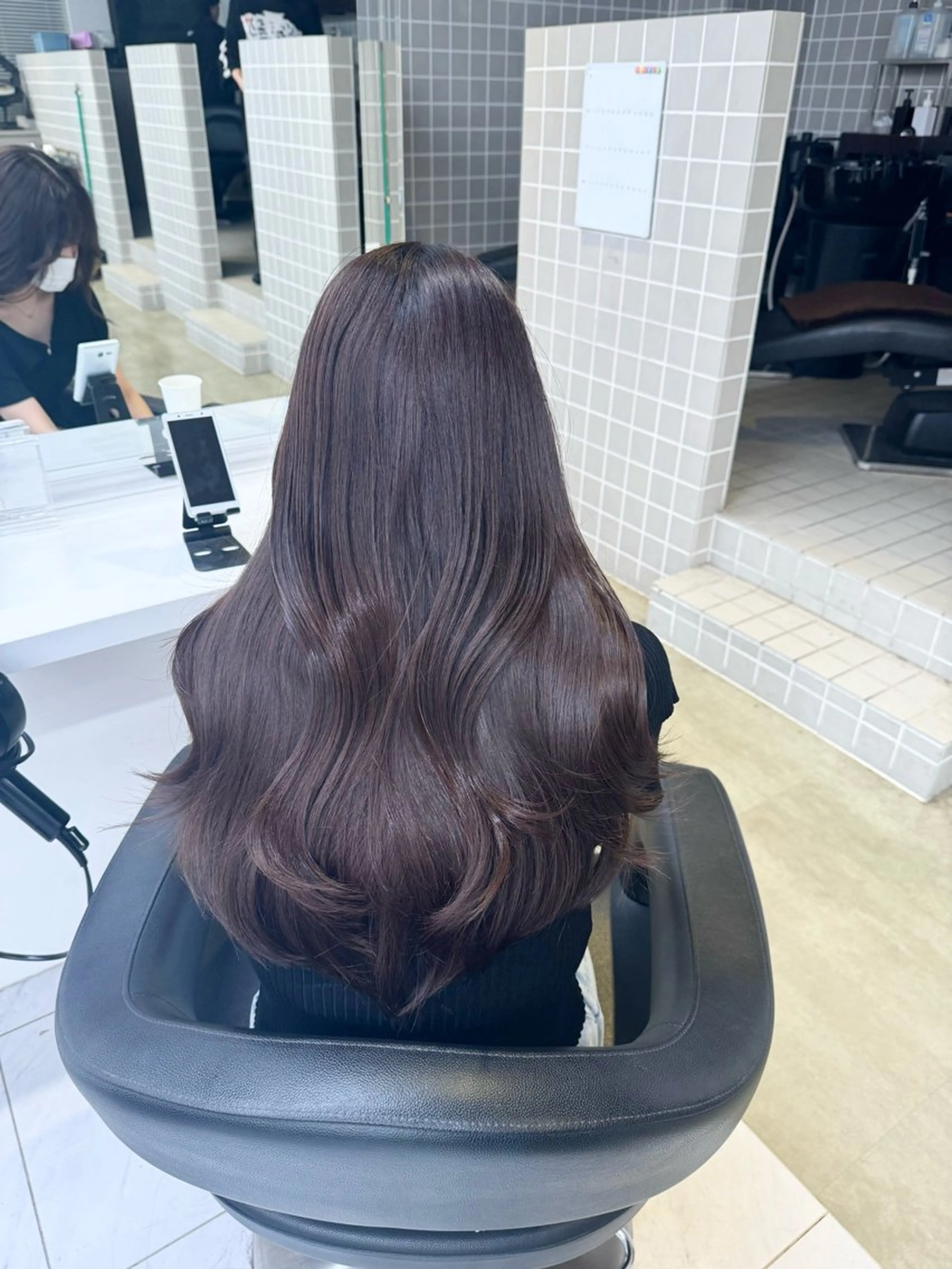 セミロング カラー ヘアアレンジ ベージュカラー 黒髪 ブリーチ ブルーカラー ブルーブラック カット ヘアカラー トリートメント ヘッドスパ ヘアセット 艶カラー の達人のヘアスタイル