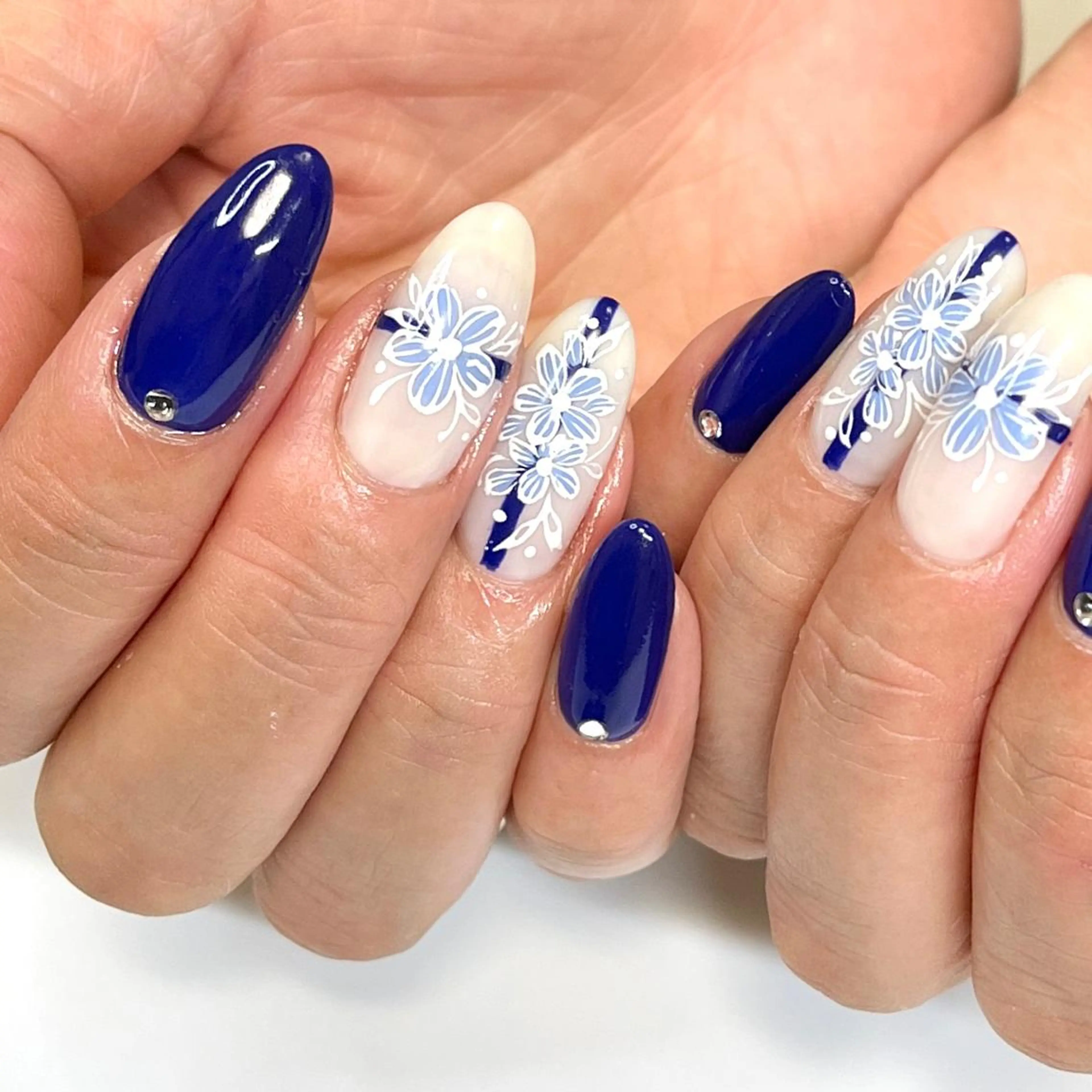 ネイル アートネイル フラワーネイル 持ち込み ネイビー Nail Rinonのネイルデザイン