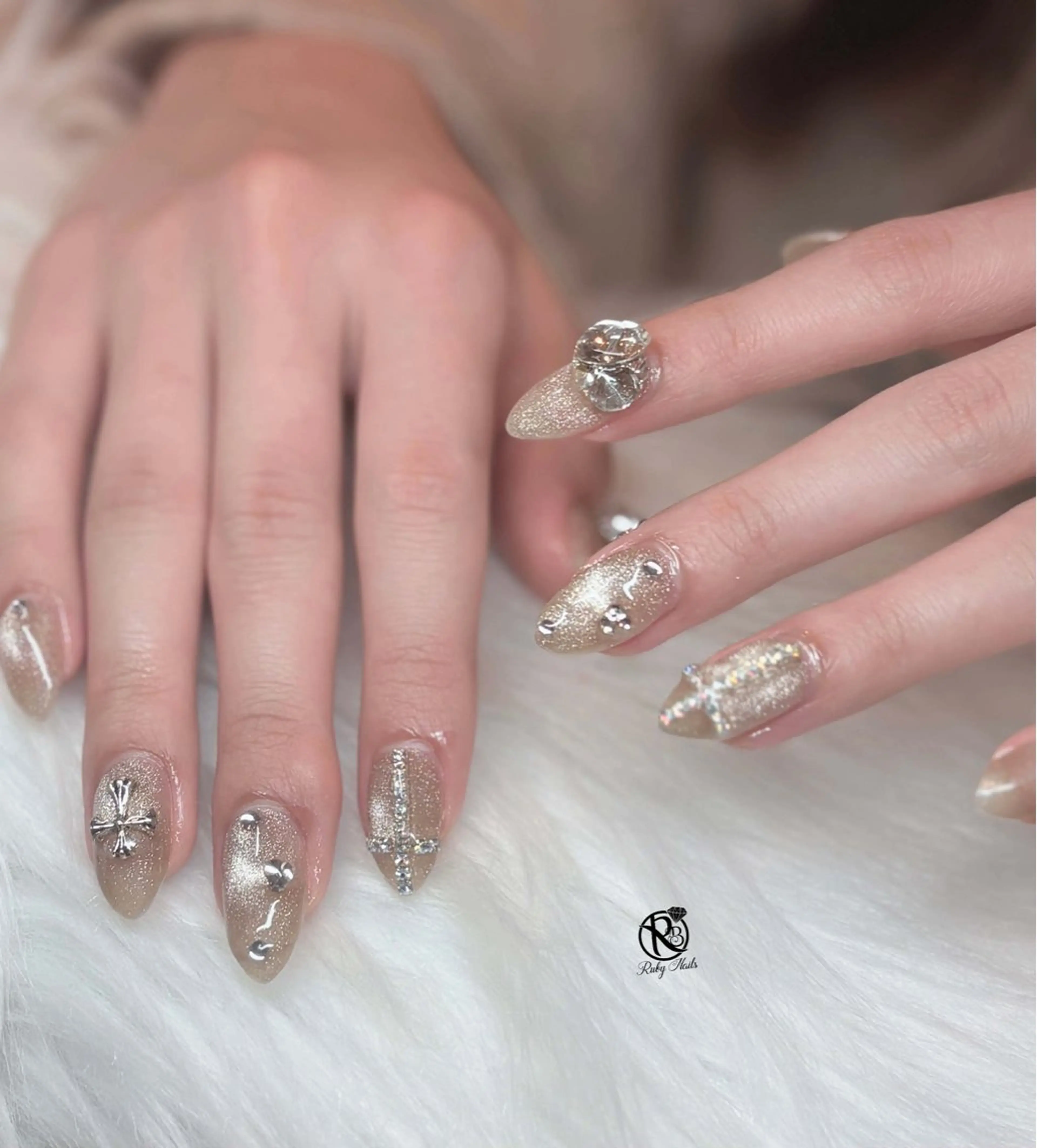 ネイル ボルドー ブラウン チークネイル ドット フットネイル ハンドネイル チェリネイルサロン 霞ヶ関のネイルデザイン