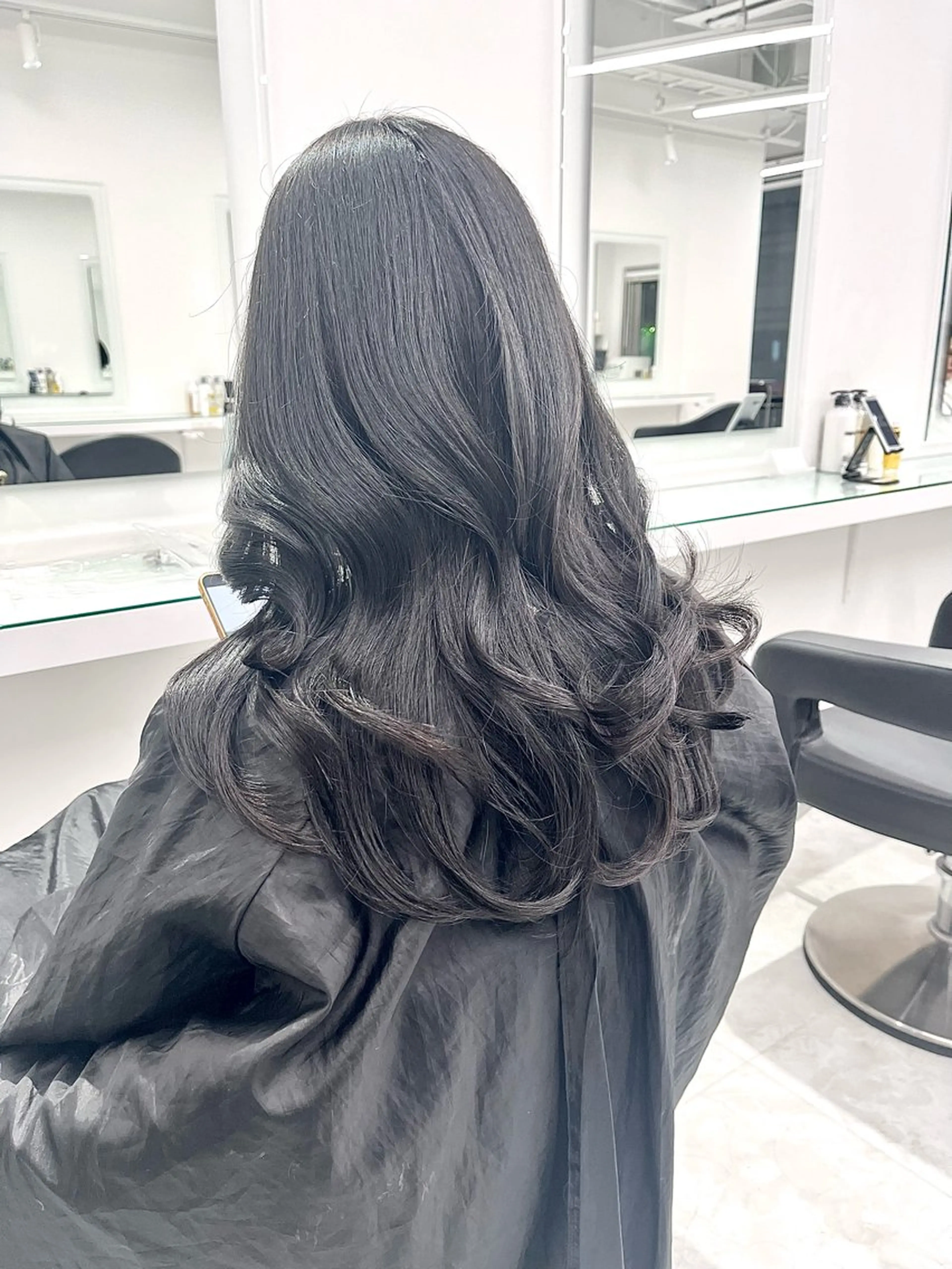 ロング カラー ヘアアレンジ カット ヘアカラー トリートメント ヘッドスパ ヘアセット ハイトーン艶カラー 🤍ゆうひのヘアスタイル