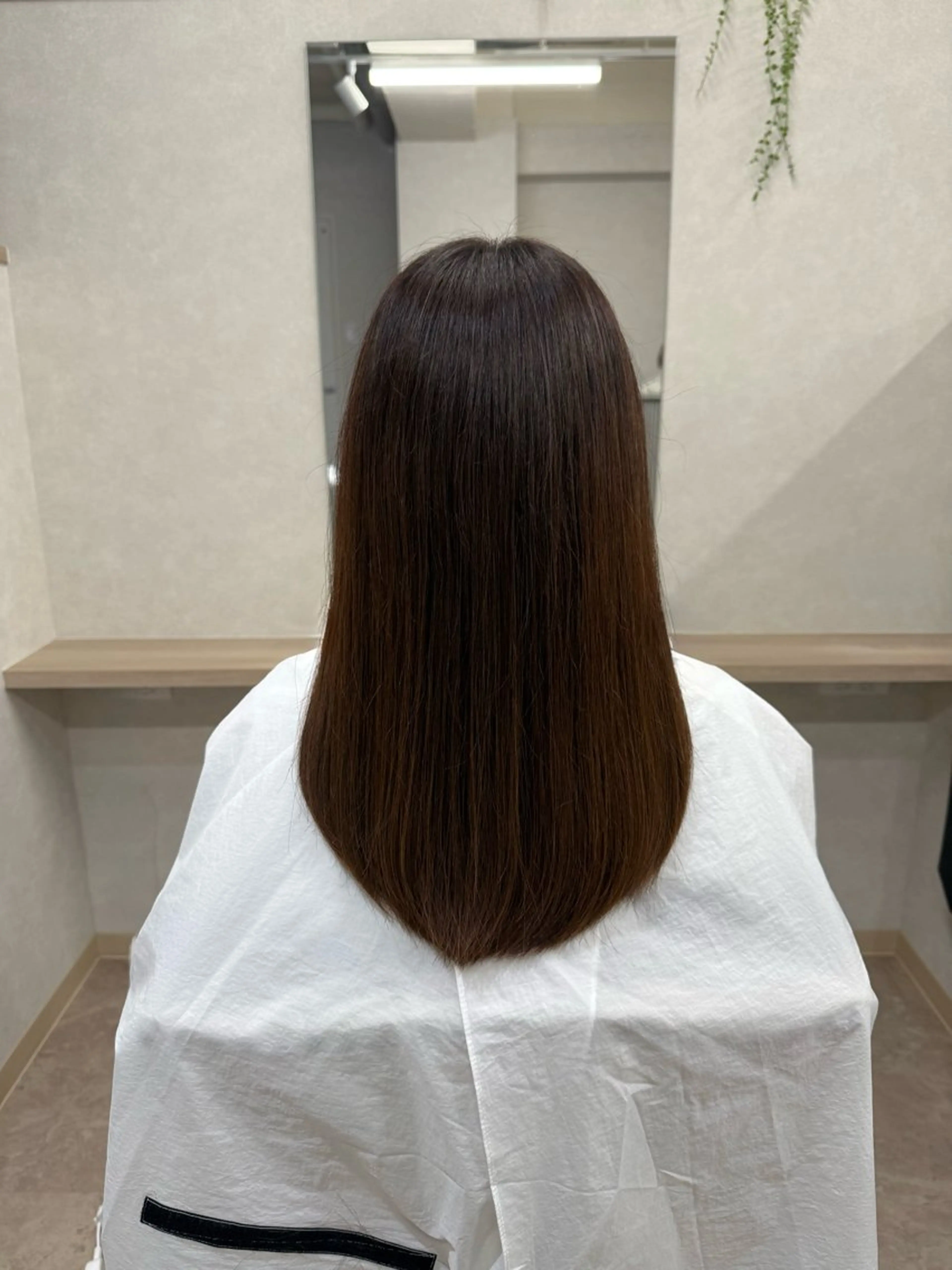 ロング 炭屋 波音のヘアスタイル