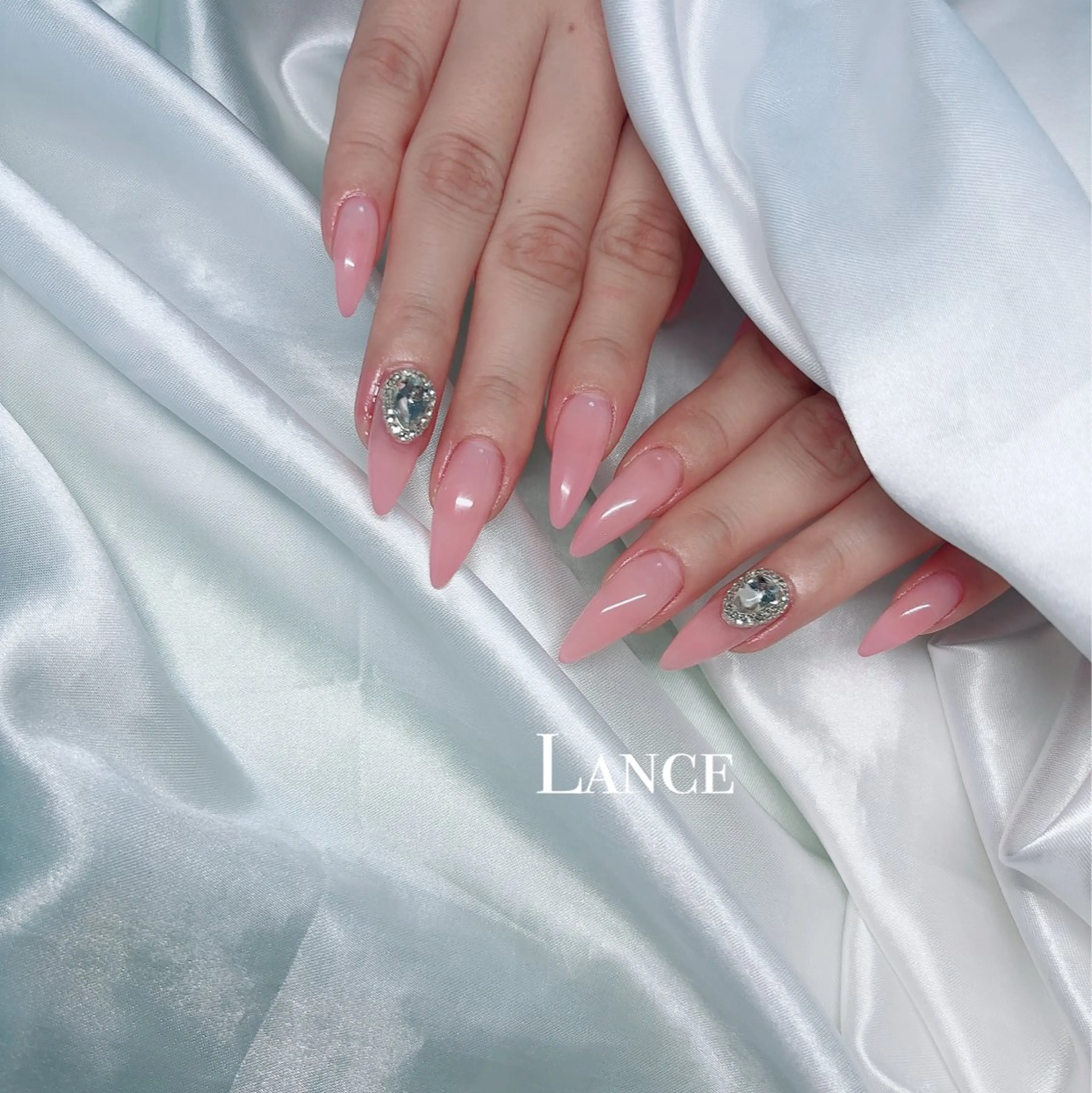 ネイル オーロラネイル フットネイル フレンチネイル キラキラネイル 韓国ネイル ハンドネイル Lance nailのネイルデザイン