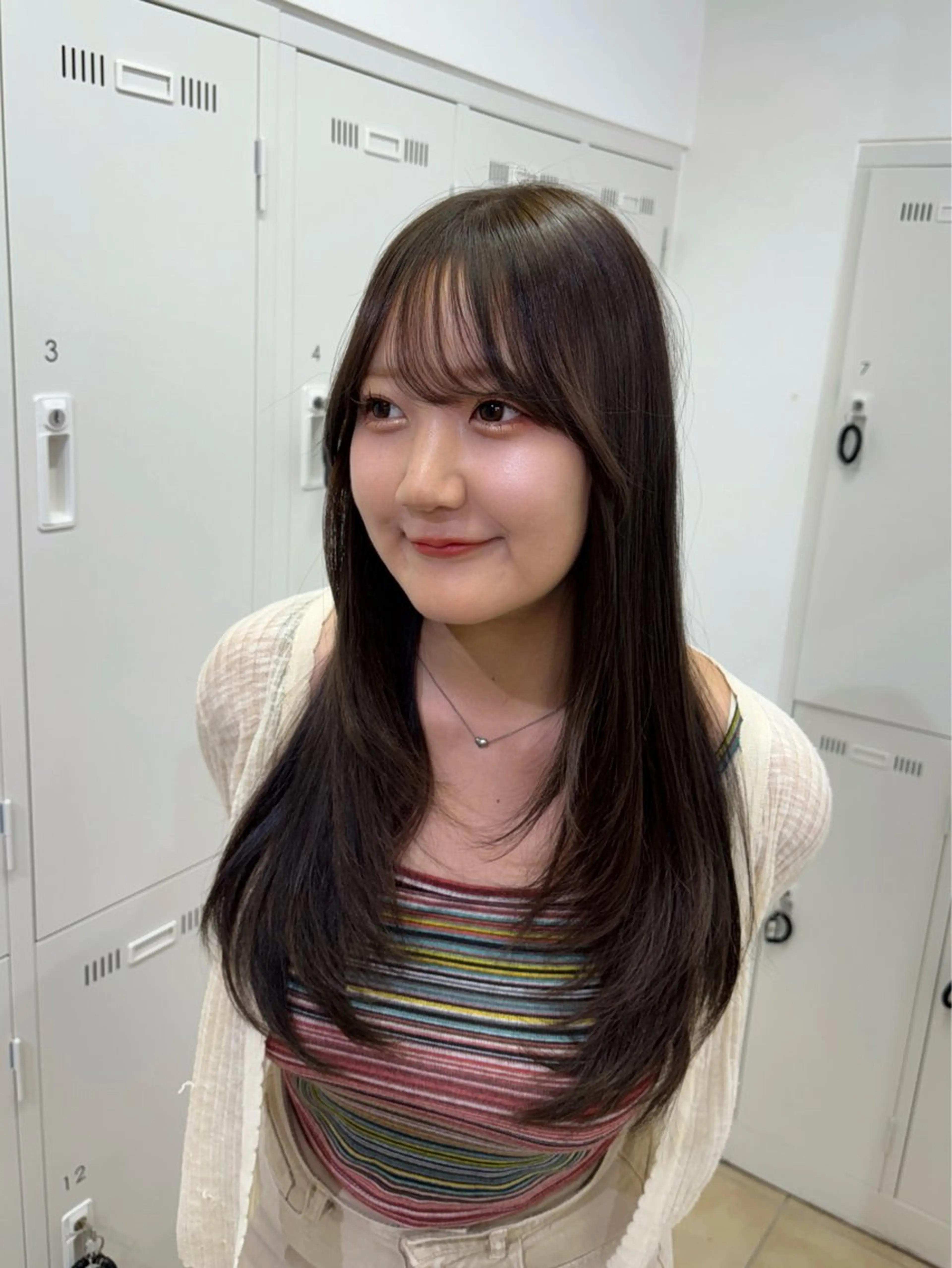 ロング カラー ブラウンカラー オリーブブラウン レイヤーカット カット ヘアカラー トリートメント 長妻莉央/縮毛矯正 髪質改善カラーのヘアスタイル