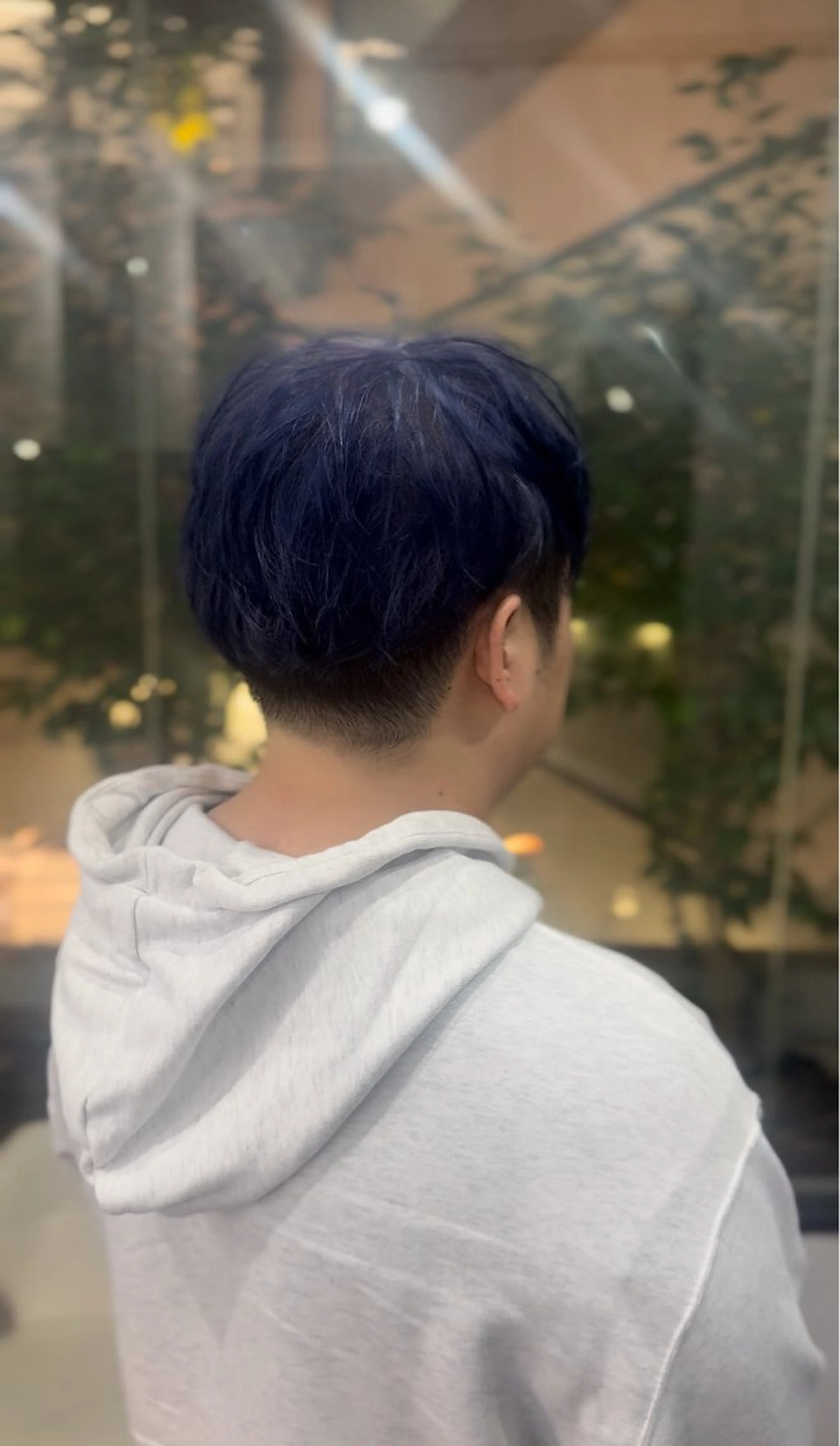 カラー メンズ メンズブリーチ ブリーチ ブルーカラー ネイビーカラー ヘアカラー 【ili心斎橋】 🐰清水 梨央🤍のヘアスタイル