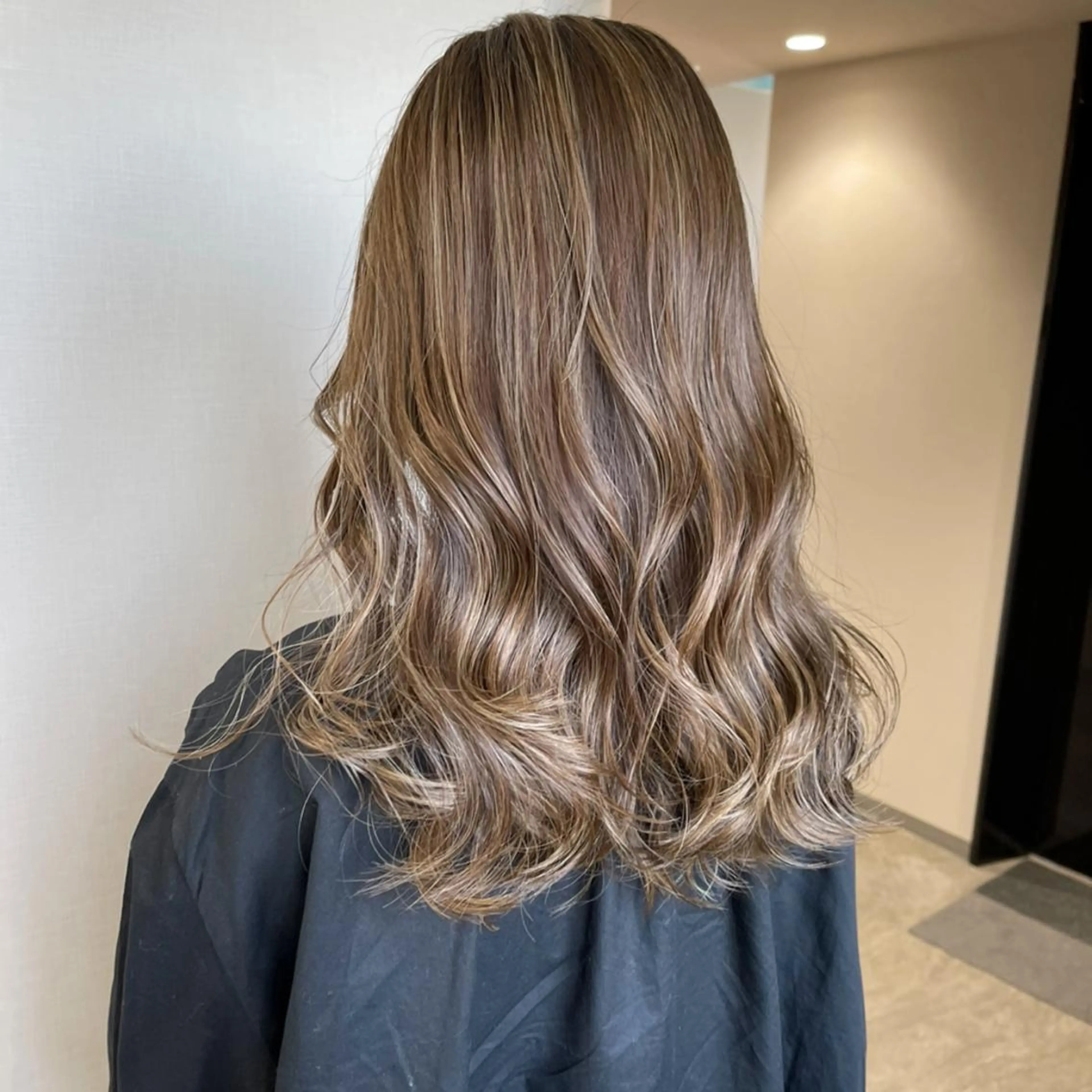 セミロング カラー ハイライトカラー ハイライト ヘアカラー 松井那津子 /ハイライトブリーチのヘアスタイル