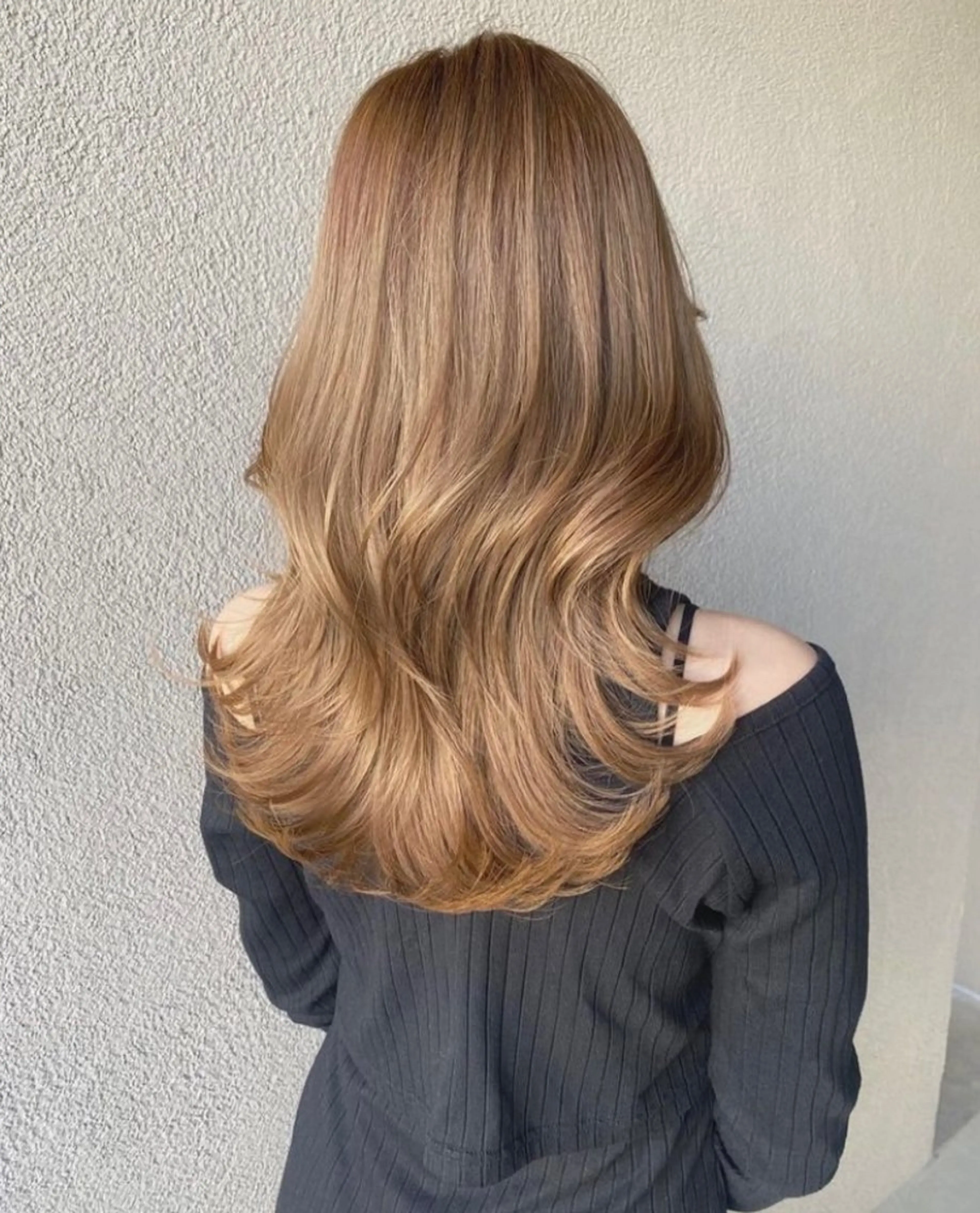 ロング ❤️ブリーチなし💚 ダブルカラー平野実花のヘアスタイル