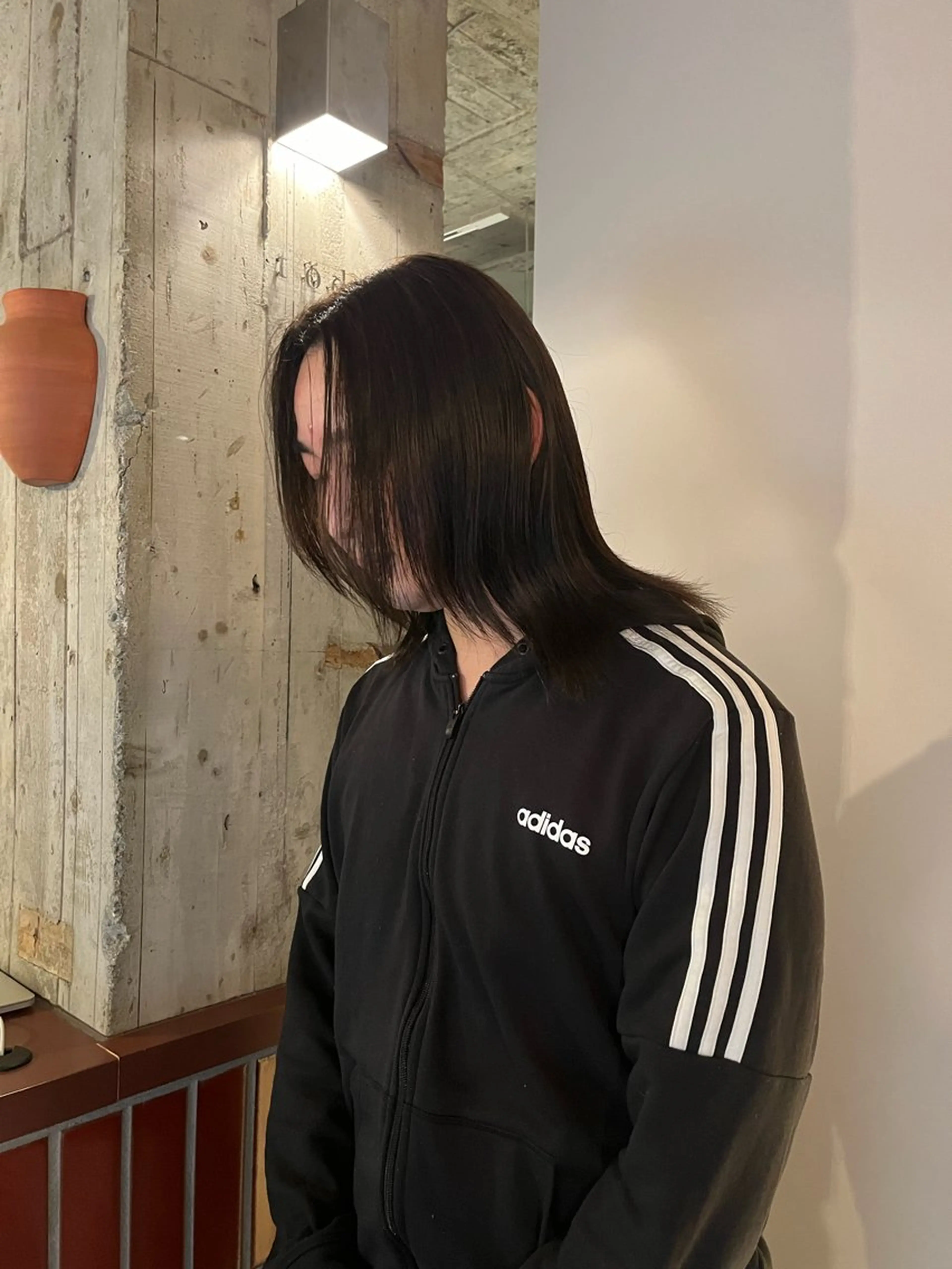 カラー 久保田 群青のヘアスタイル