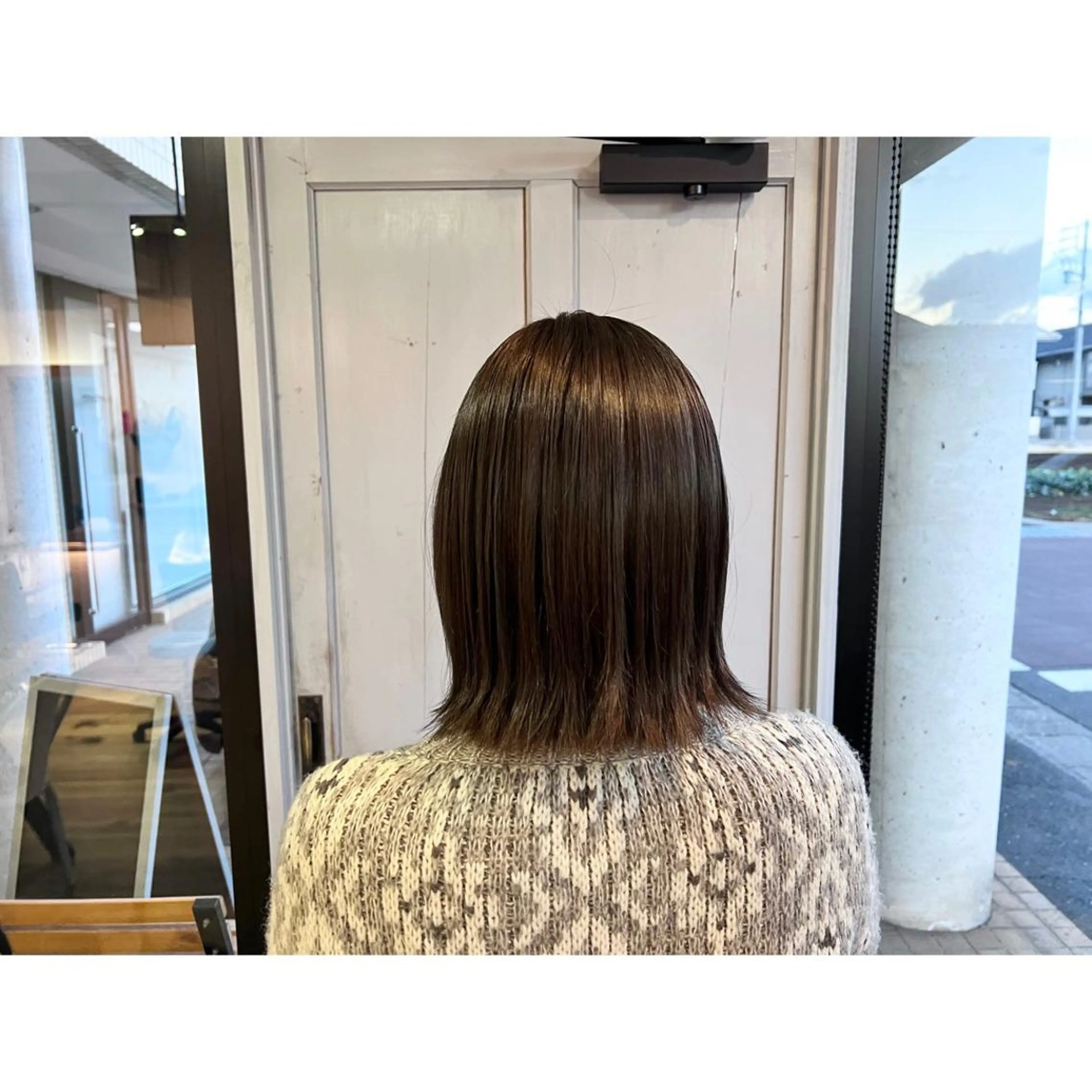 ミディアム カラー グレージュ ヘアカラー トリートメント ツキダテ ユイのヘアスタイル