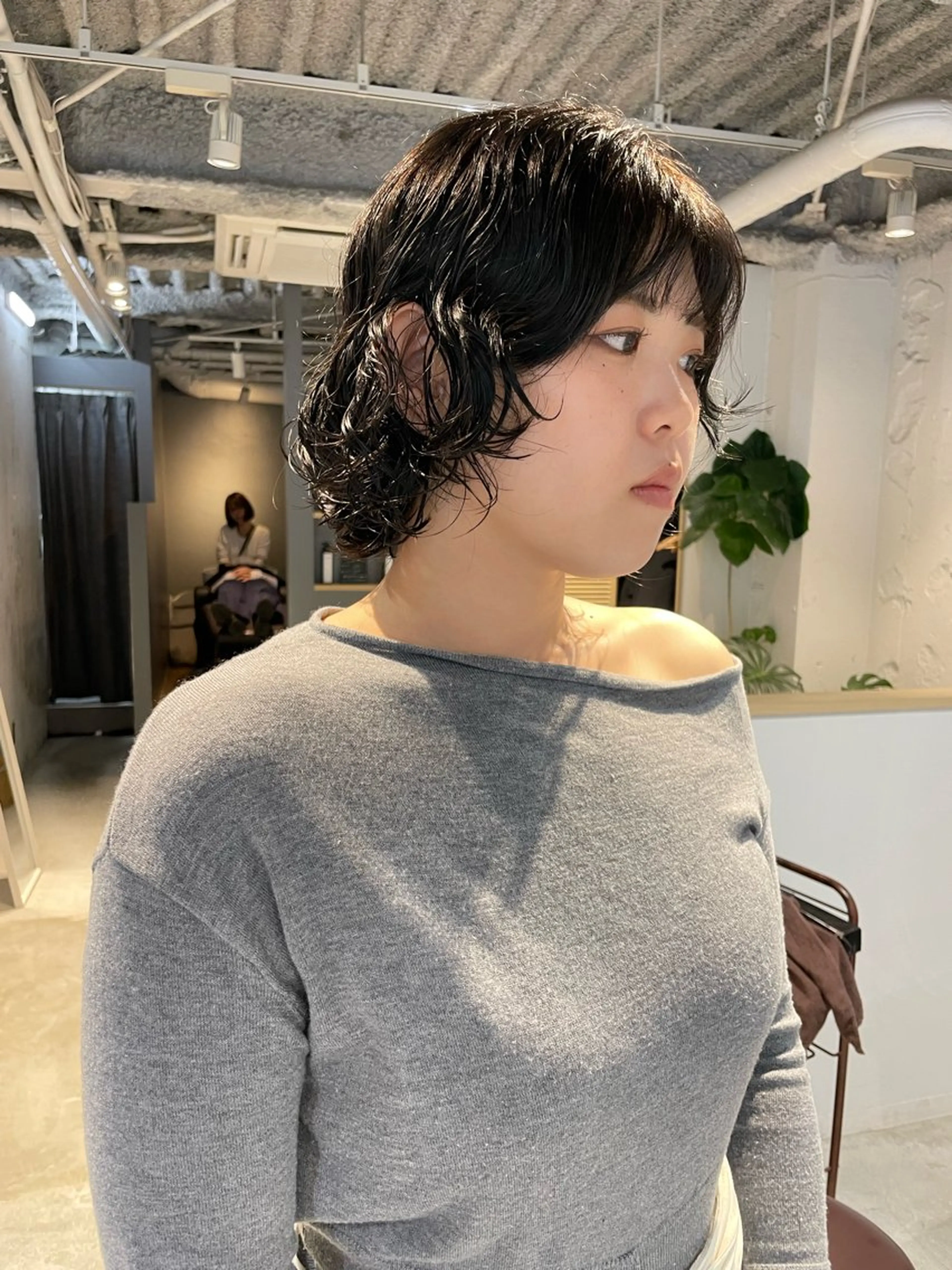 ミディアム パーマ ミディアムパーマ ボブ 顔周りカット 伸ばしかけ 韓国風ヘア レイヤー×初 パーマ|hinakoのヘアスタイル