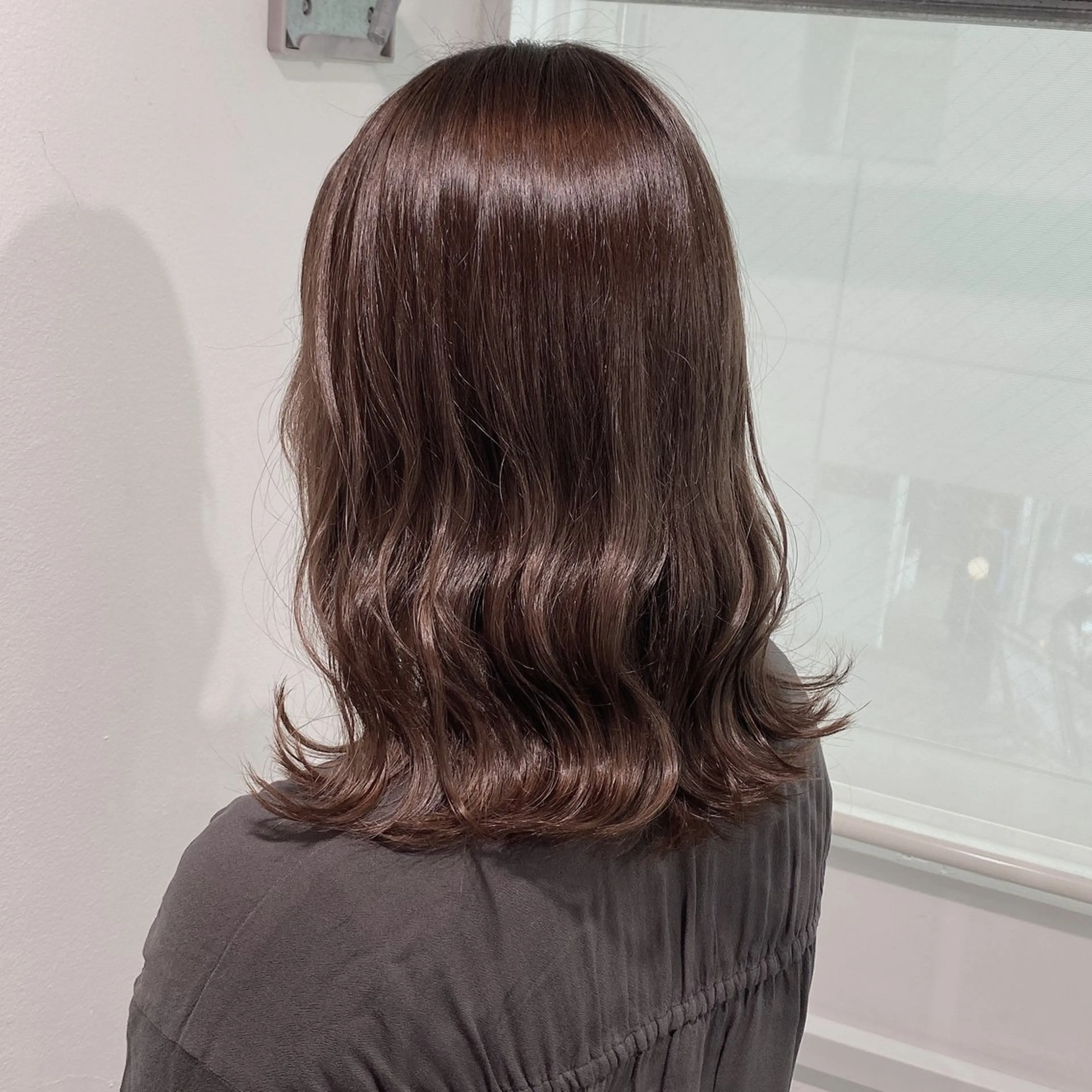 ロング カラー ヘアカラー トリートメント 韓国レイヤー🕊️ 柔らかベージュ🧸のヘアスタイル