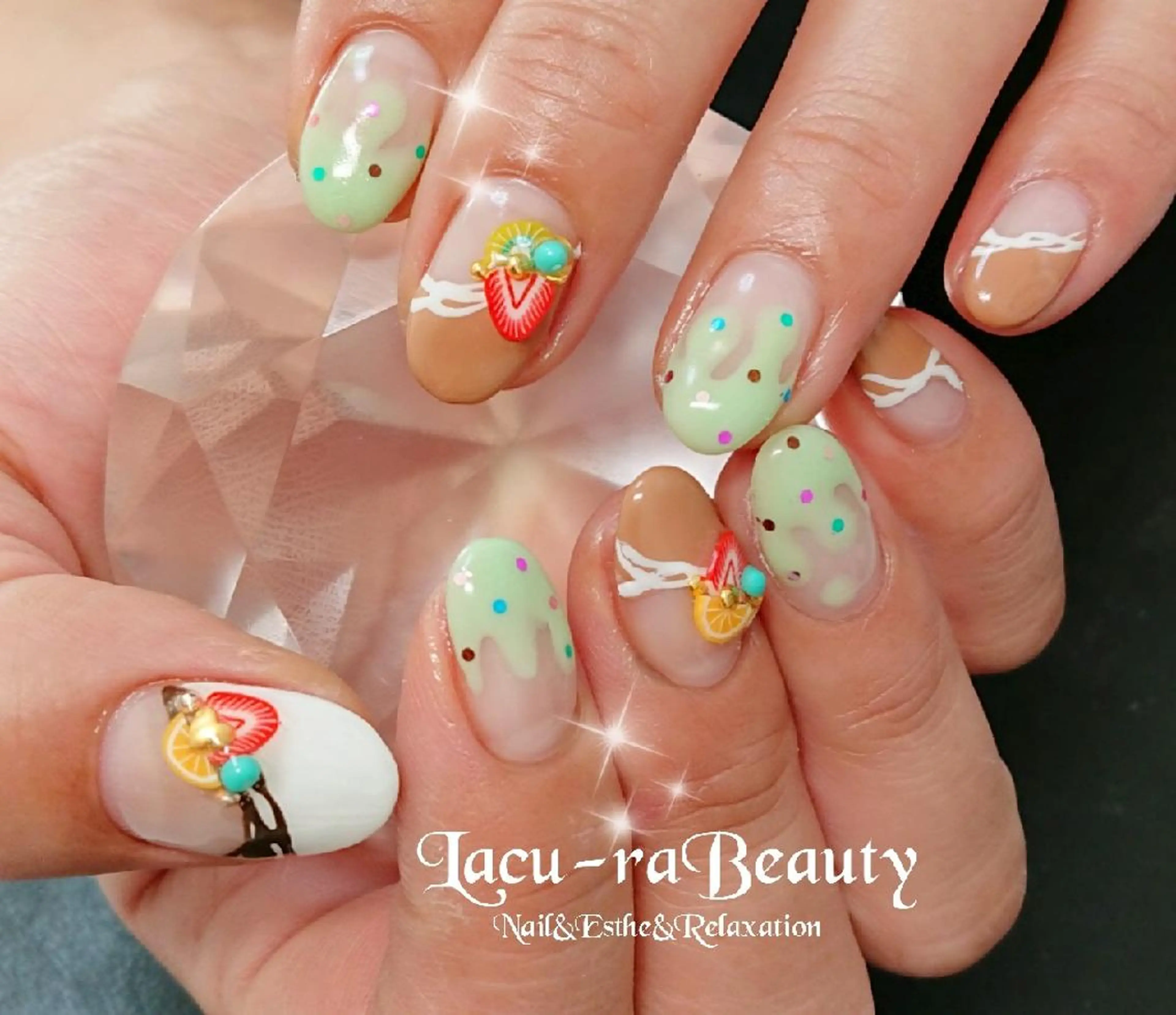 ネイル 小顔と腸の専門店 ラクーラビューティのエステ・リラクイメージ