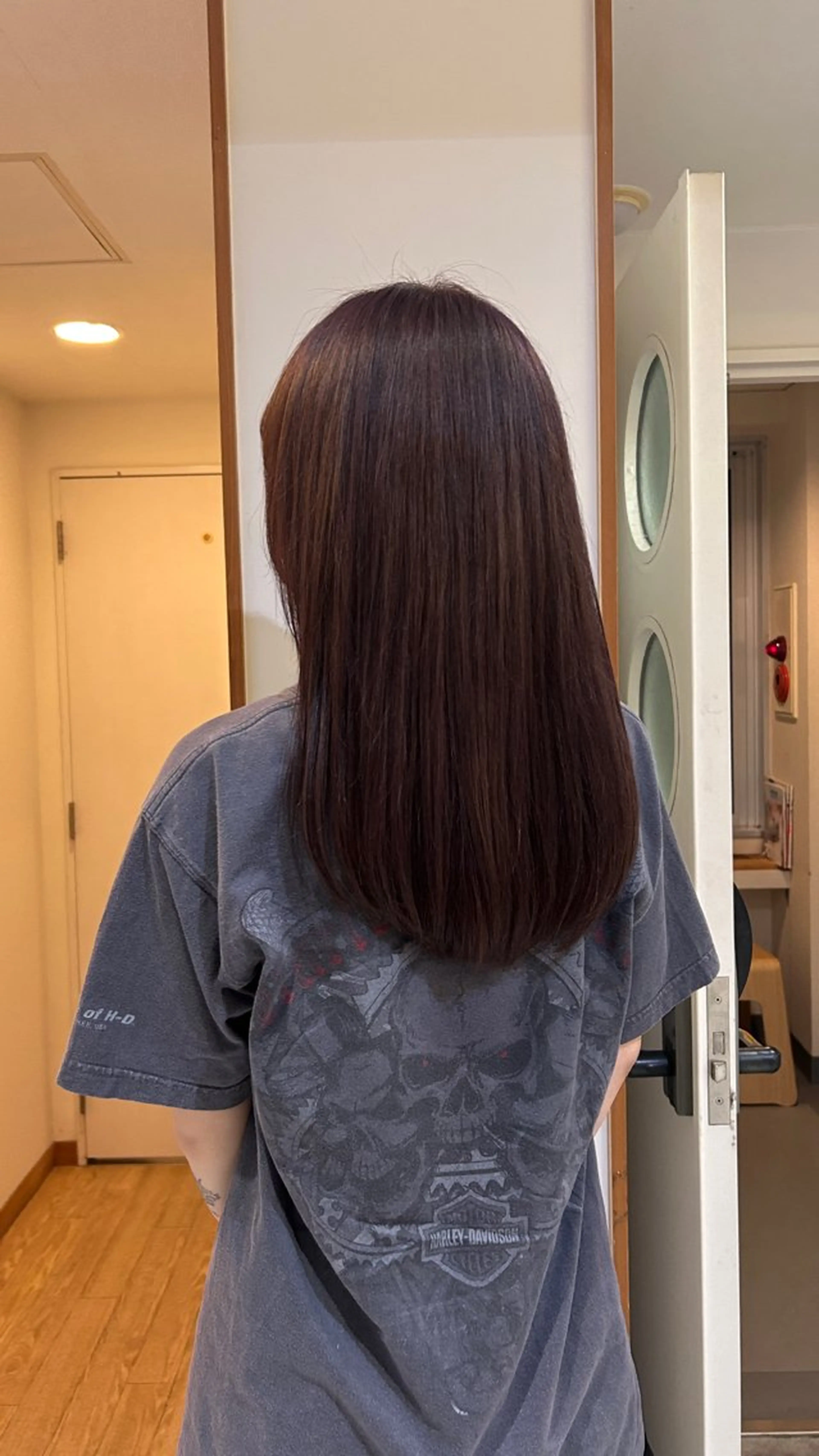 カラー UNBIRTHDAY Erenaのヘアスタイル