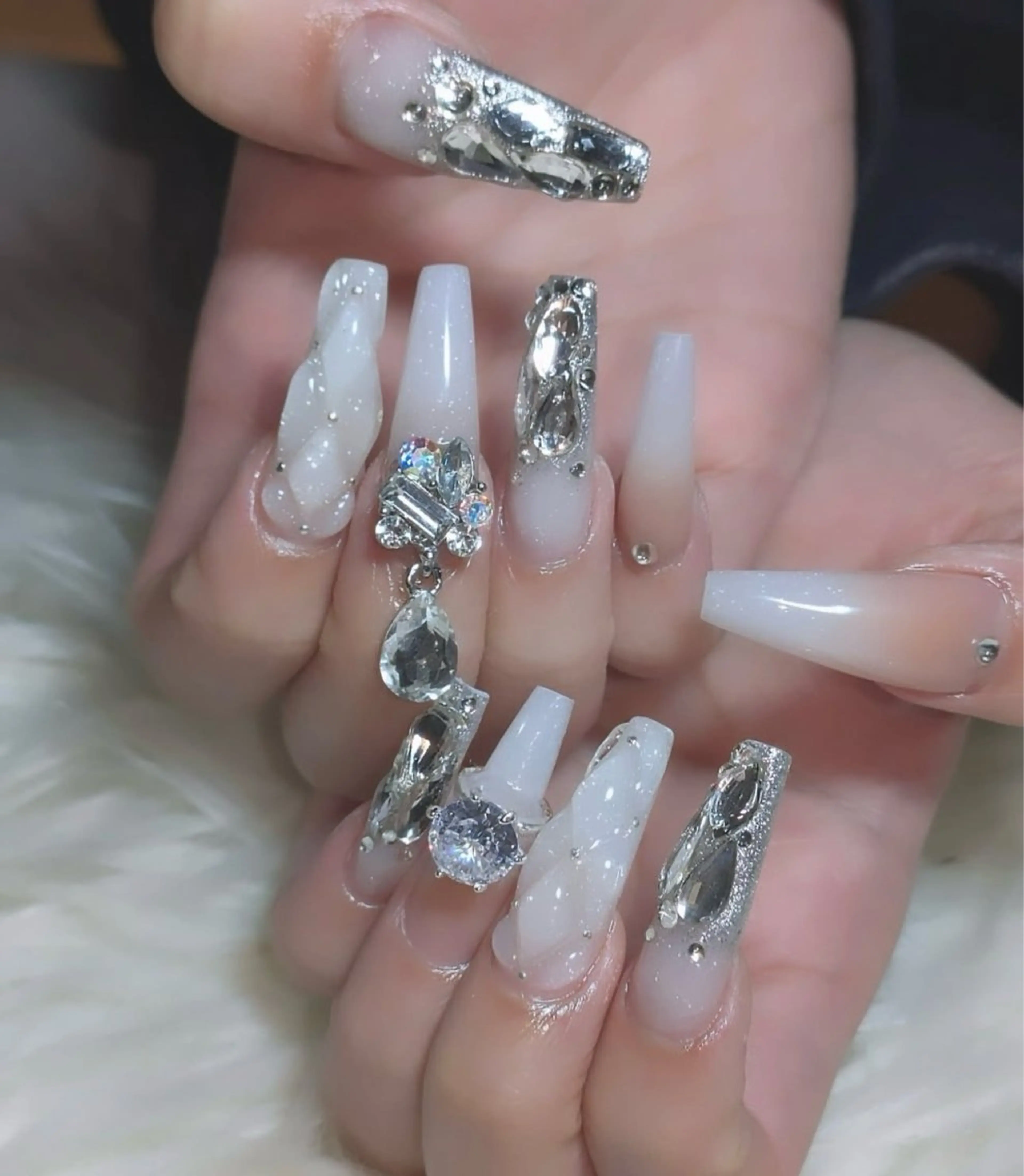 ネイル グラデーション キラキラネイル ワンカラーネイル 冬ネイル Jenn Nail Salonのネイルデザイン