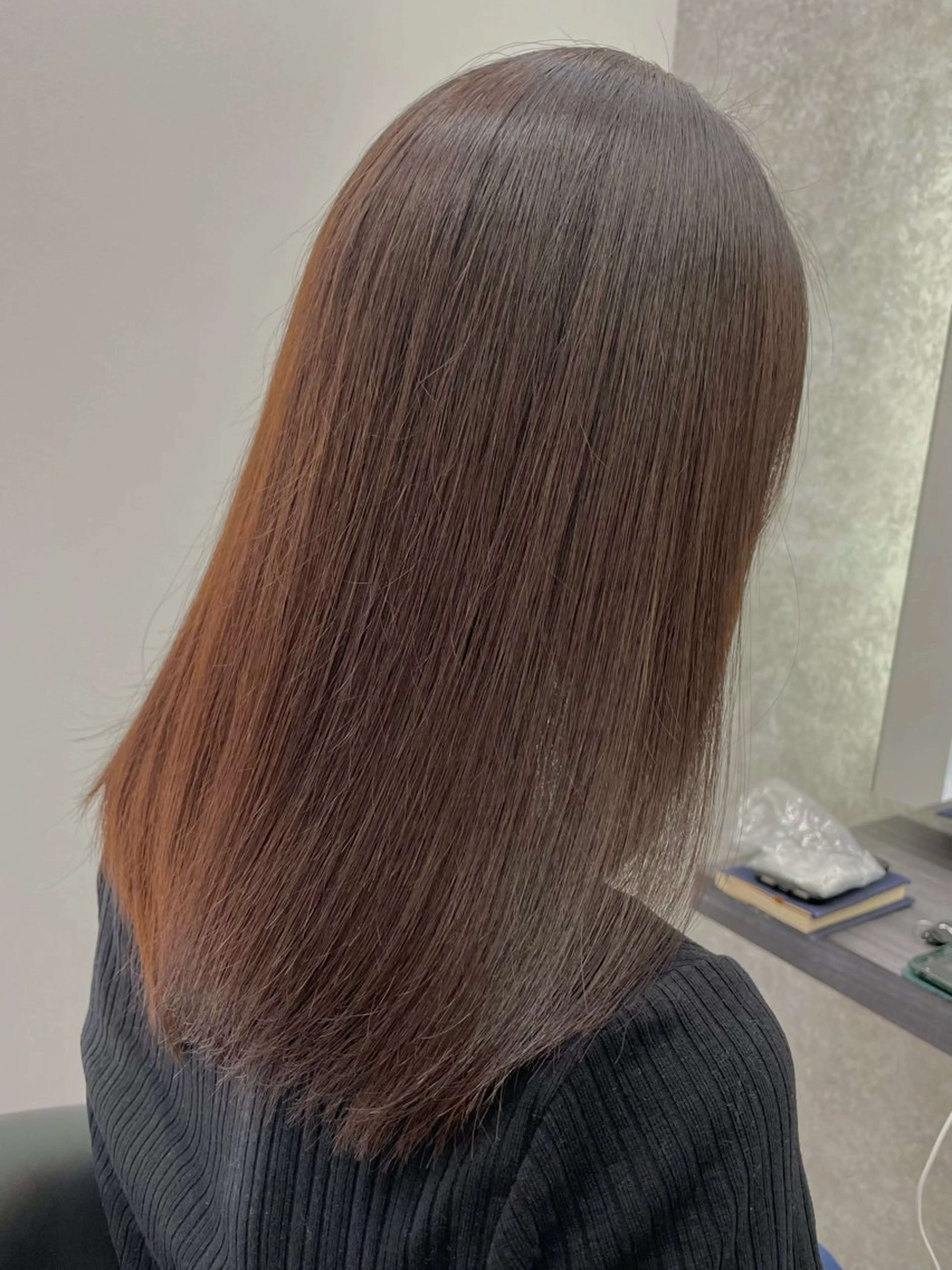 セミロング カラー パーマ 透明感カラー デザインカラー イヤリングカラー グレージュ インナーカラー カット 縮毛矯正 佐々木 達也のヘアスタイル