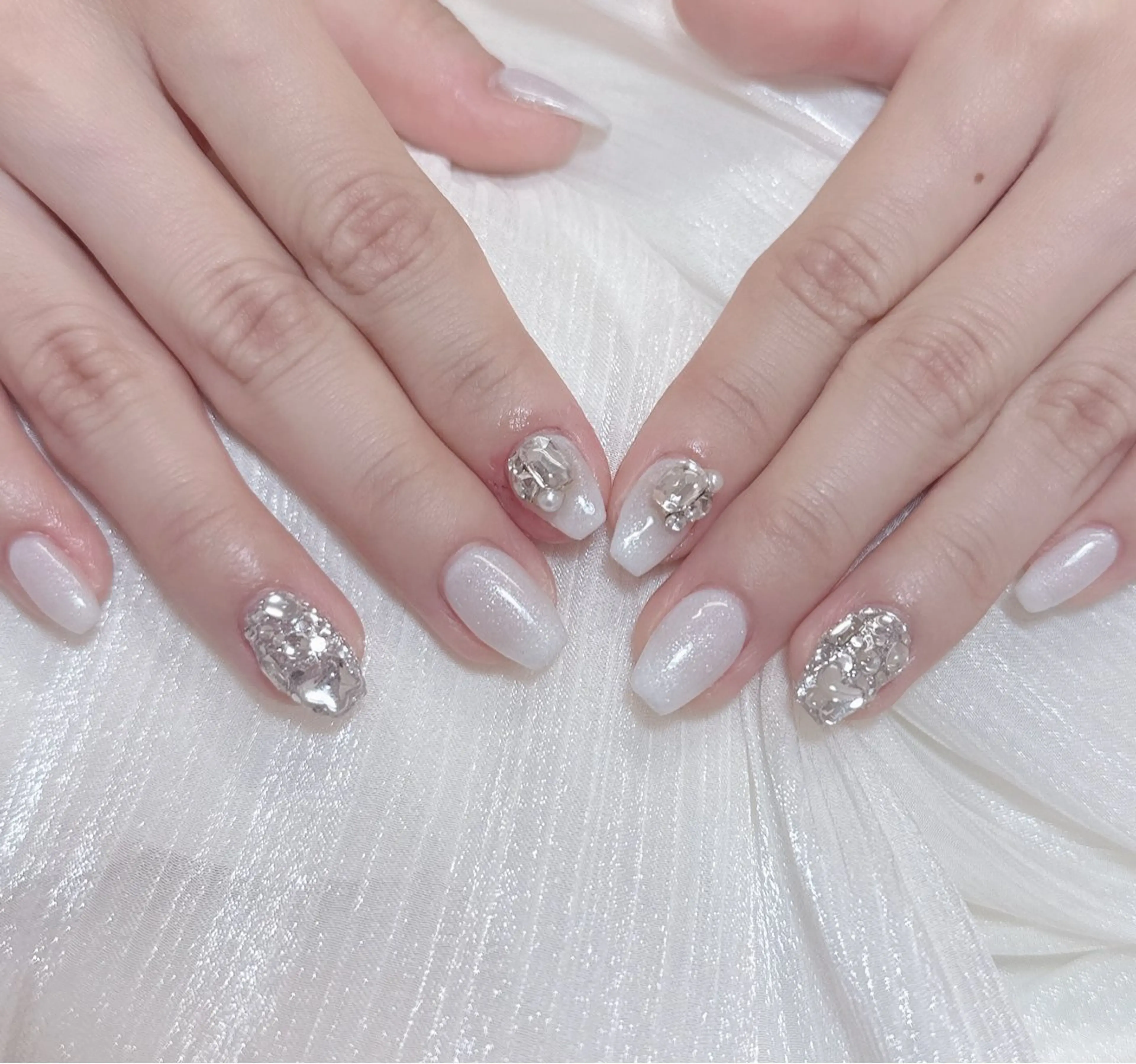 ネイル チークネイル フレンチネイル グラデーション キラキラネイル 韓国ネイル ハンドネイル 陳 rinaのネイルデザイン