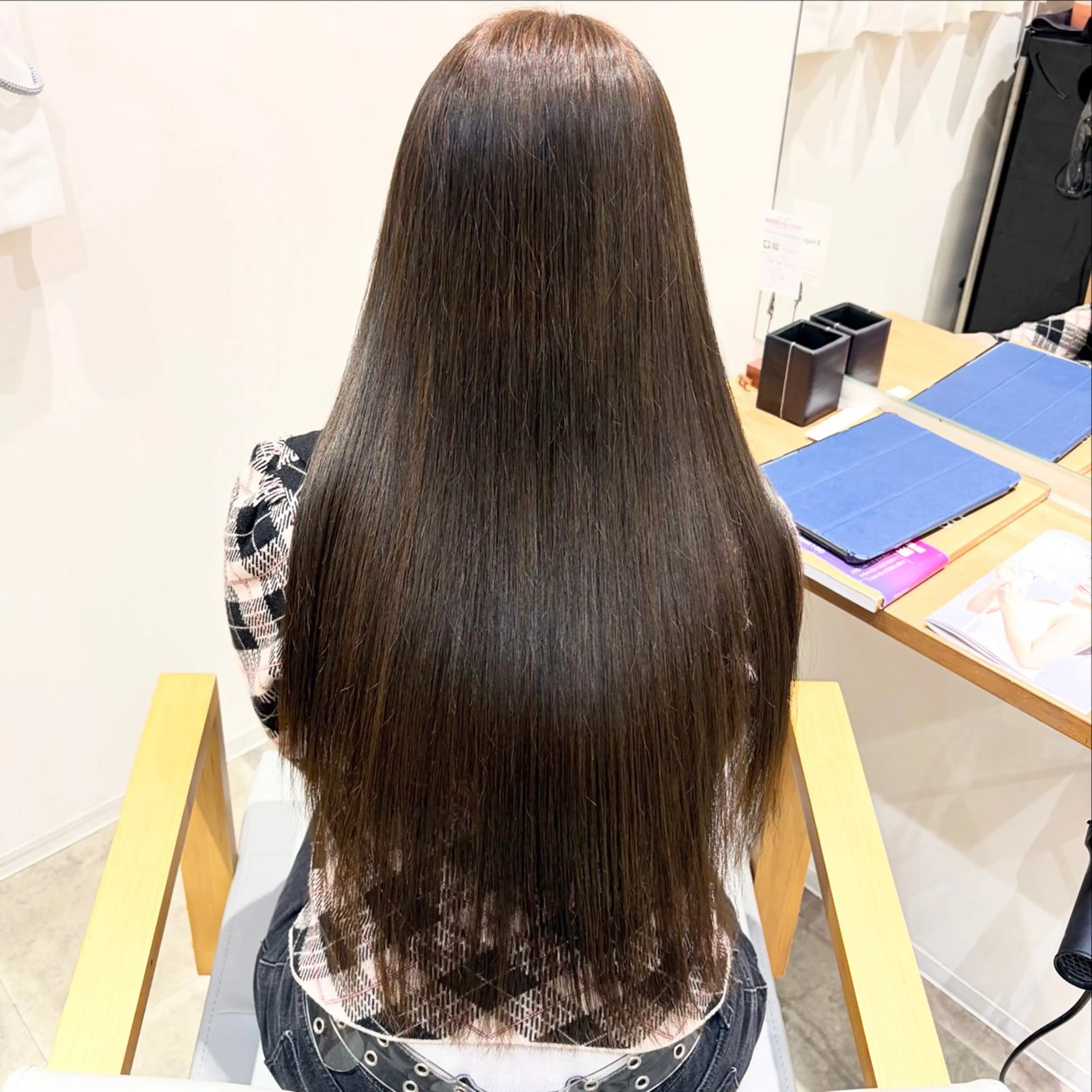 カラー 杉田 理胡のヘアスタイル