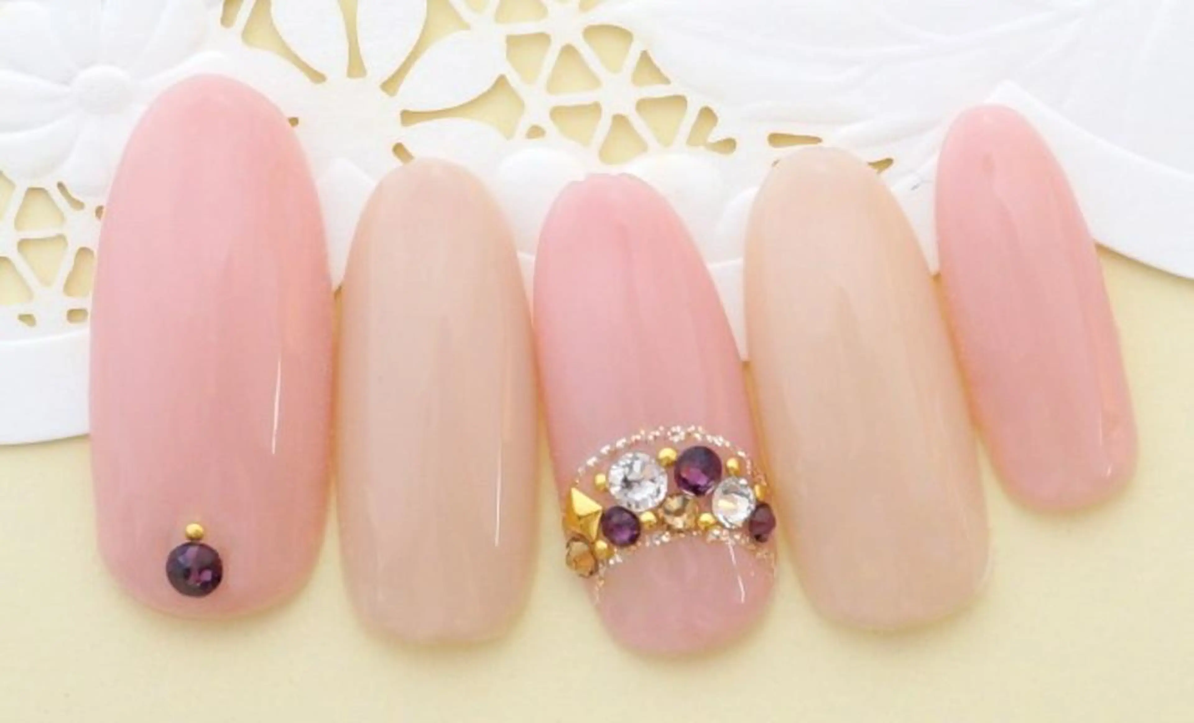 ショート SINCERELY シンシアリー🌈のネイルデザイン