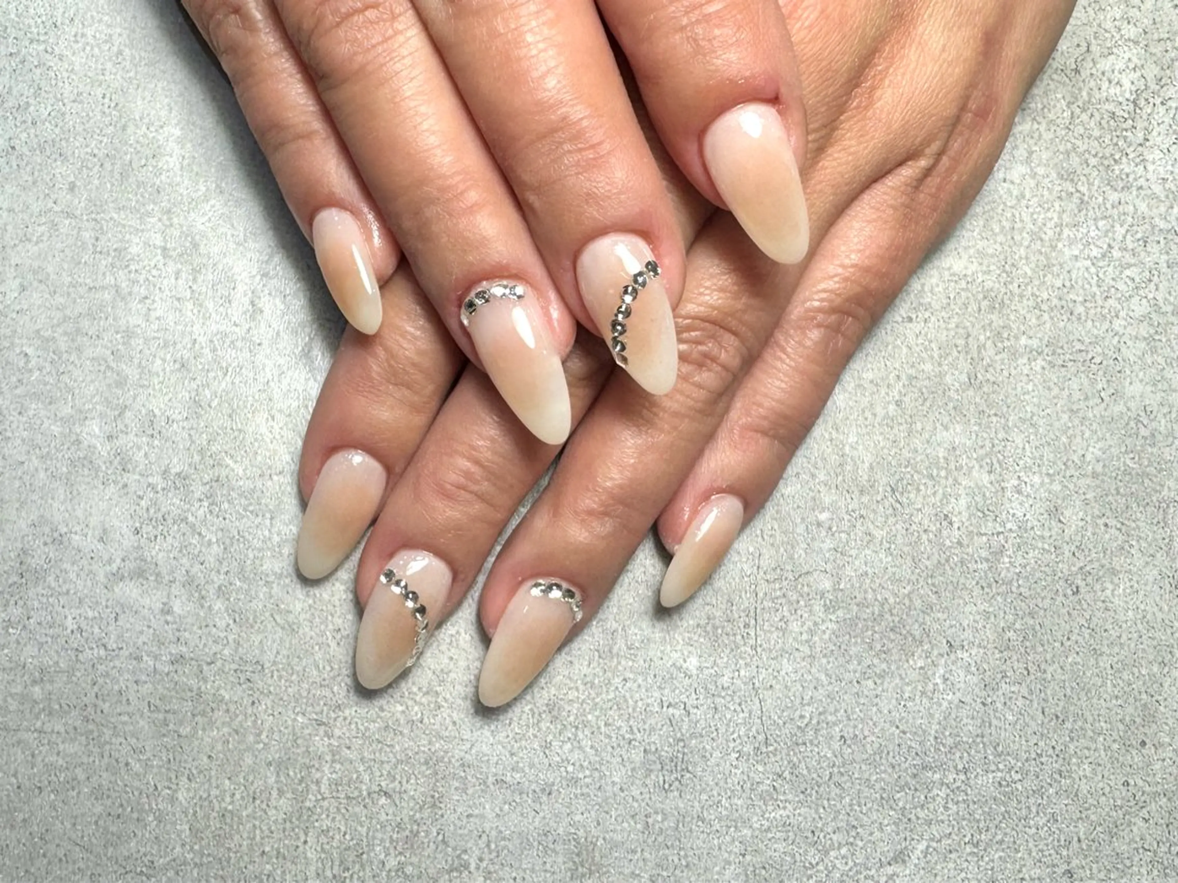 ネイル チークネイル ストーンネイル ハンドネイル MERKABA/ 坂本のネイルデザイン