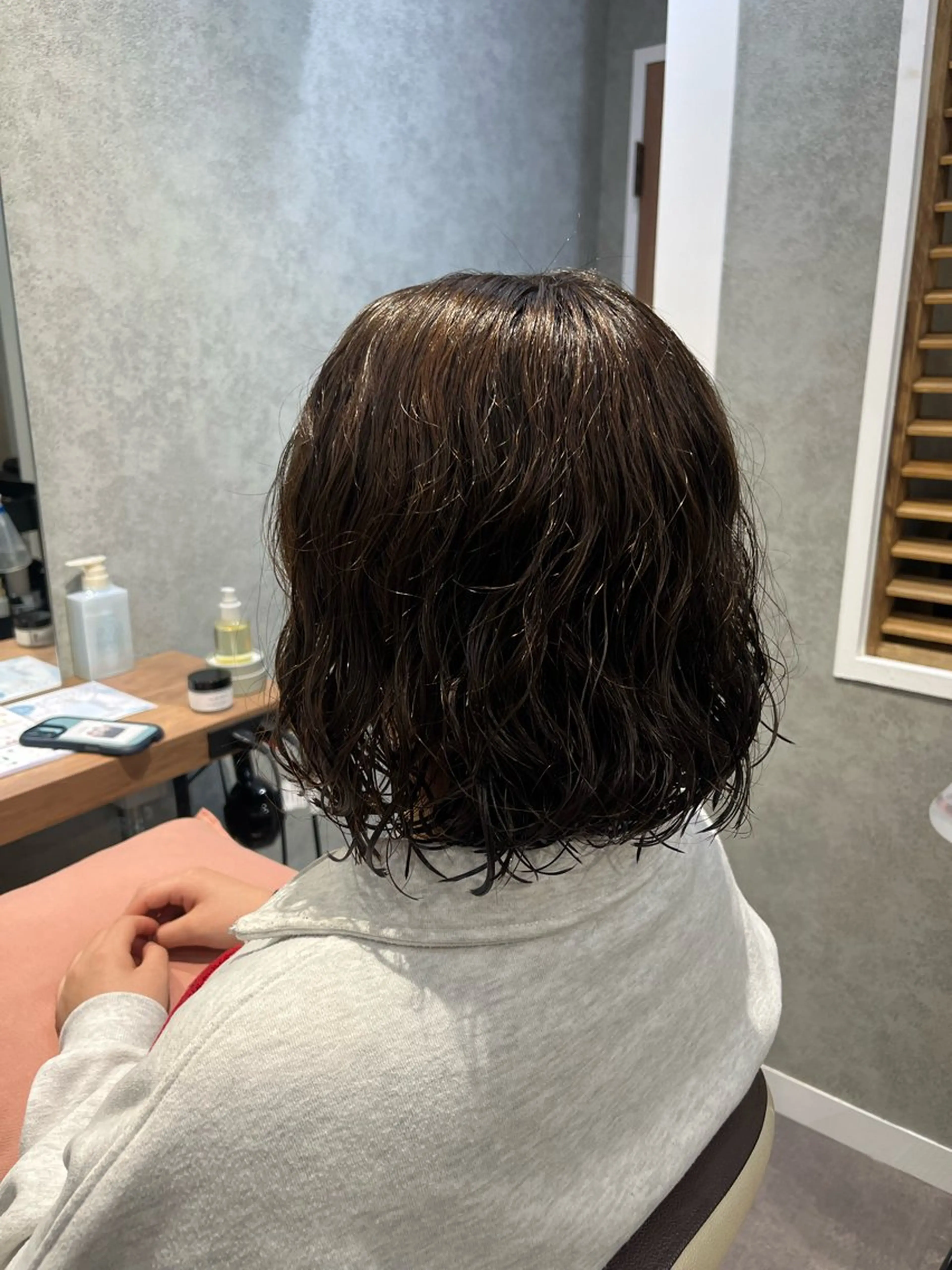 ミディアム パーマ ミディアムパーマ ボブ カット パーマ ボブ/プツッとボブ/ 暖色カラー/モエのヘアスタイル