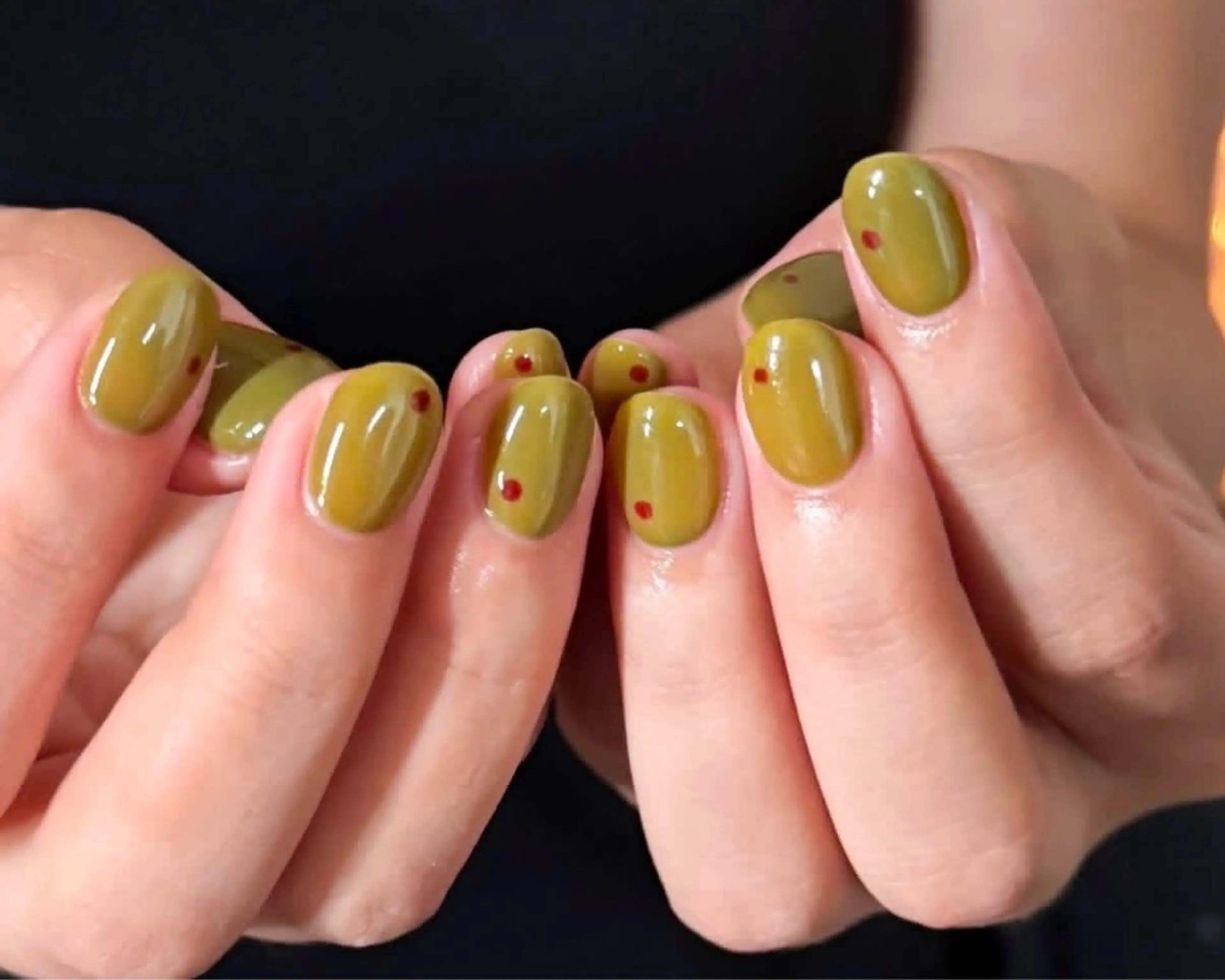 ネイル ドット 赤色 シンプルネイル ANOVA所属・ANOVA アノヴァのネイルデザイン